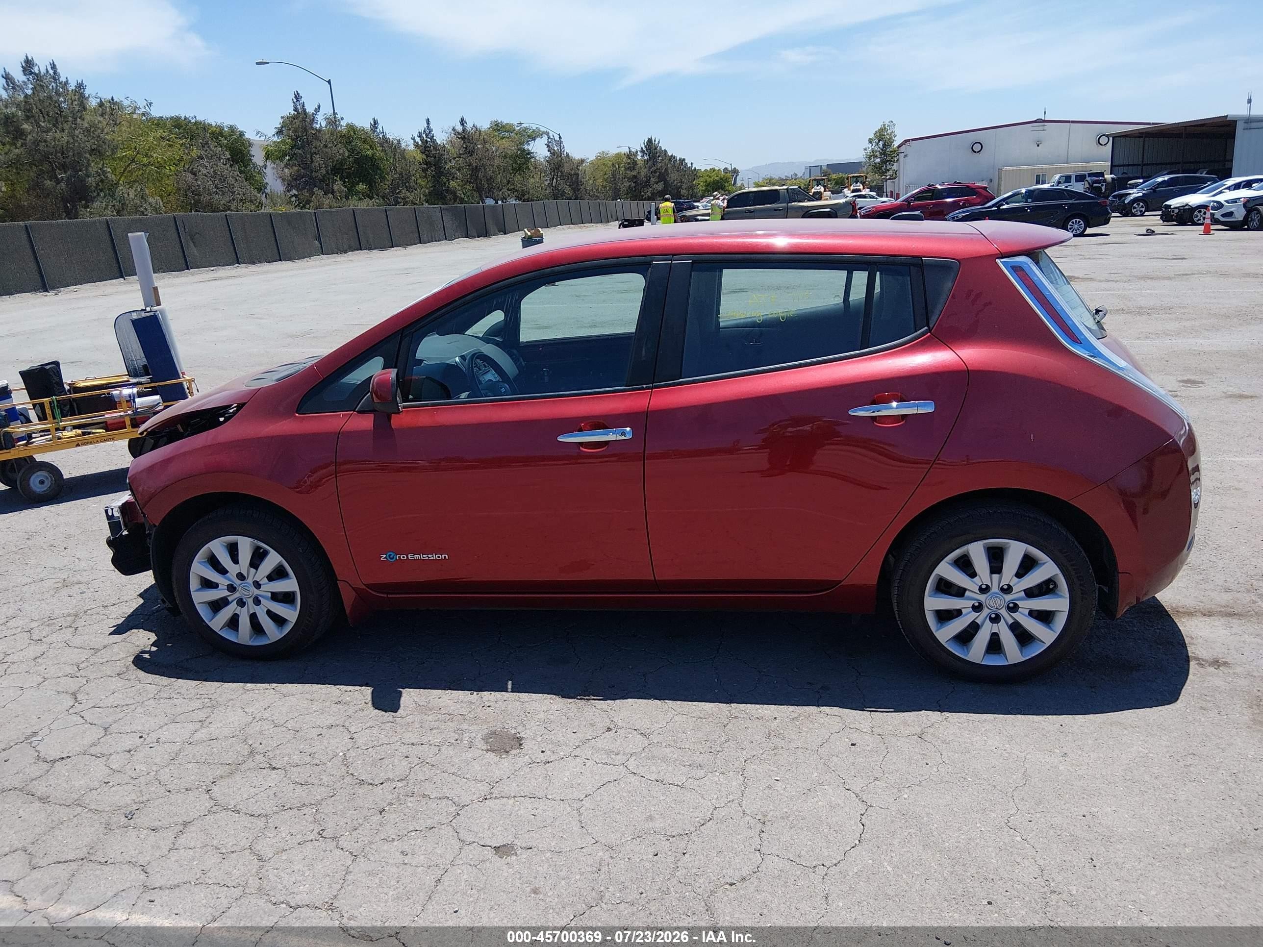 2013 Nissan Leaf S Burgundy vin: 1N4AZ0CP3DC401748
