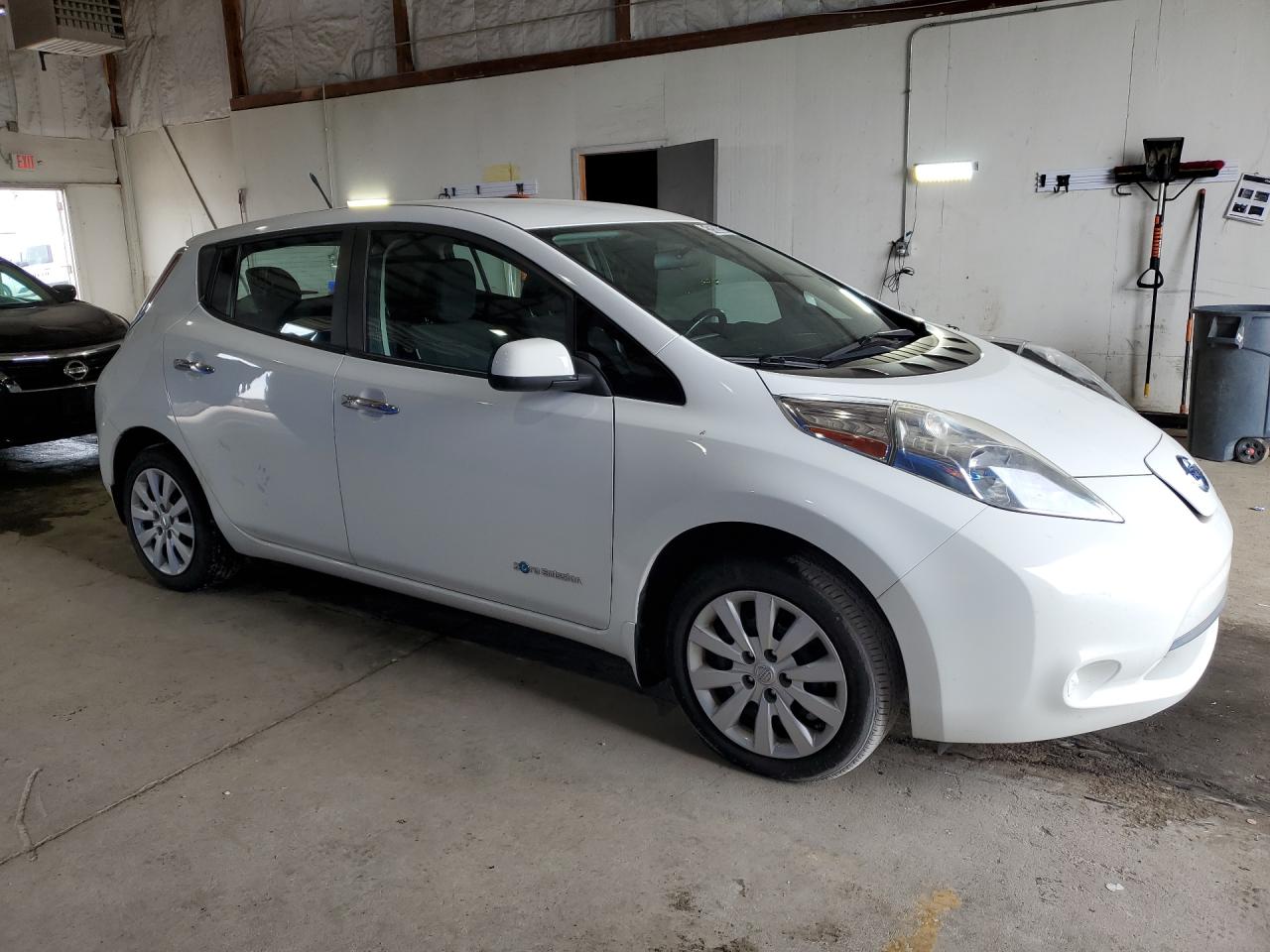 2013 Nissan Leaf S White vin: 1N4AZ0CP4DC413634 Damage: Right Front Fender, Chipped, 2