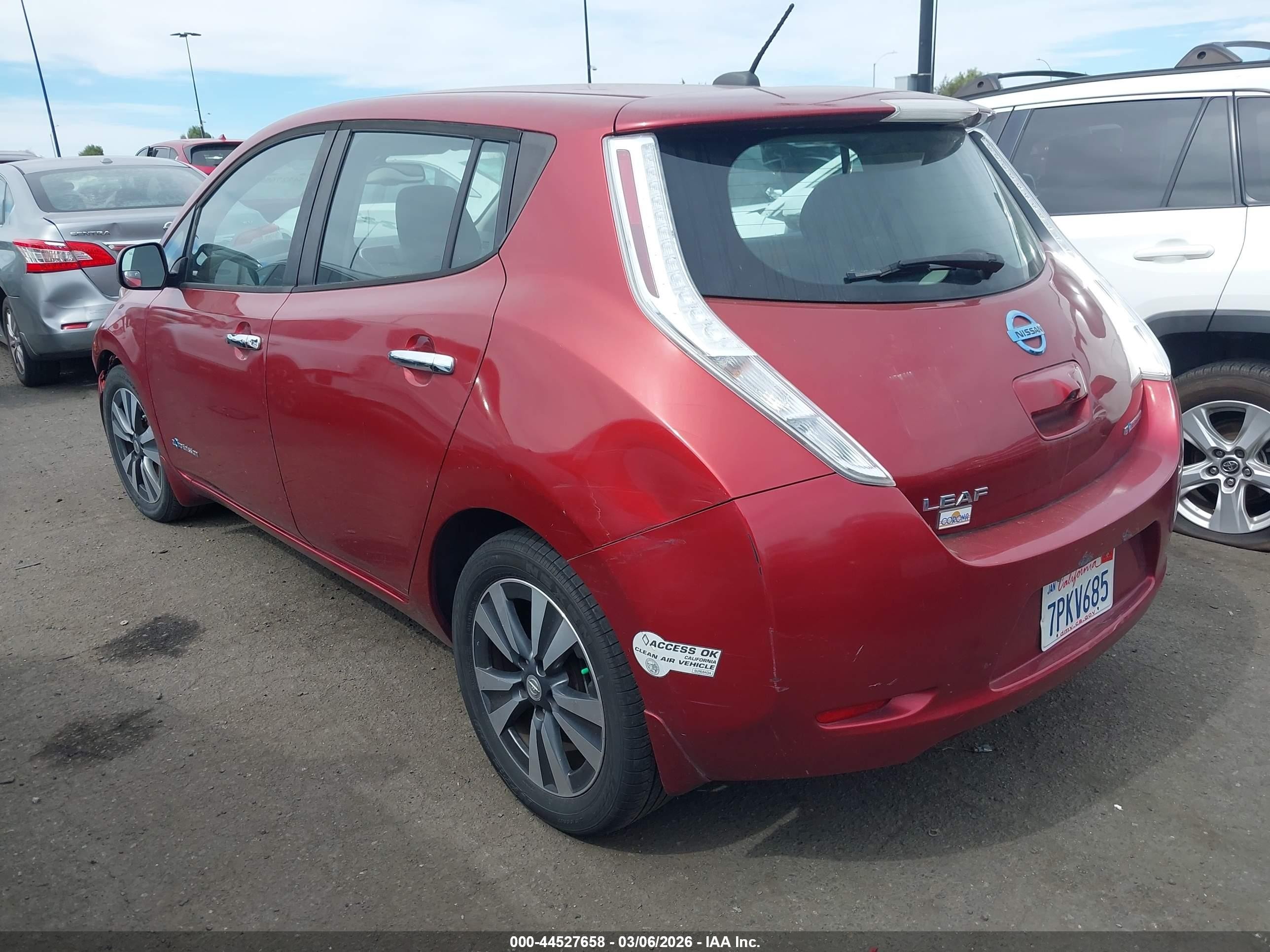 2015 Nissan Leaf Sv Red vin: 1N4AZ0CP4FC316128