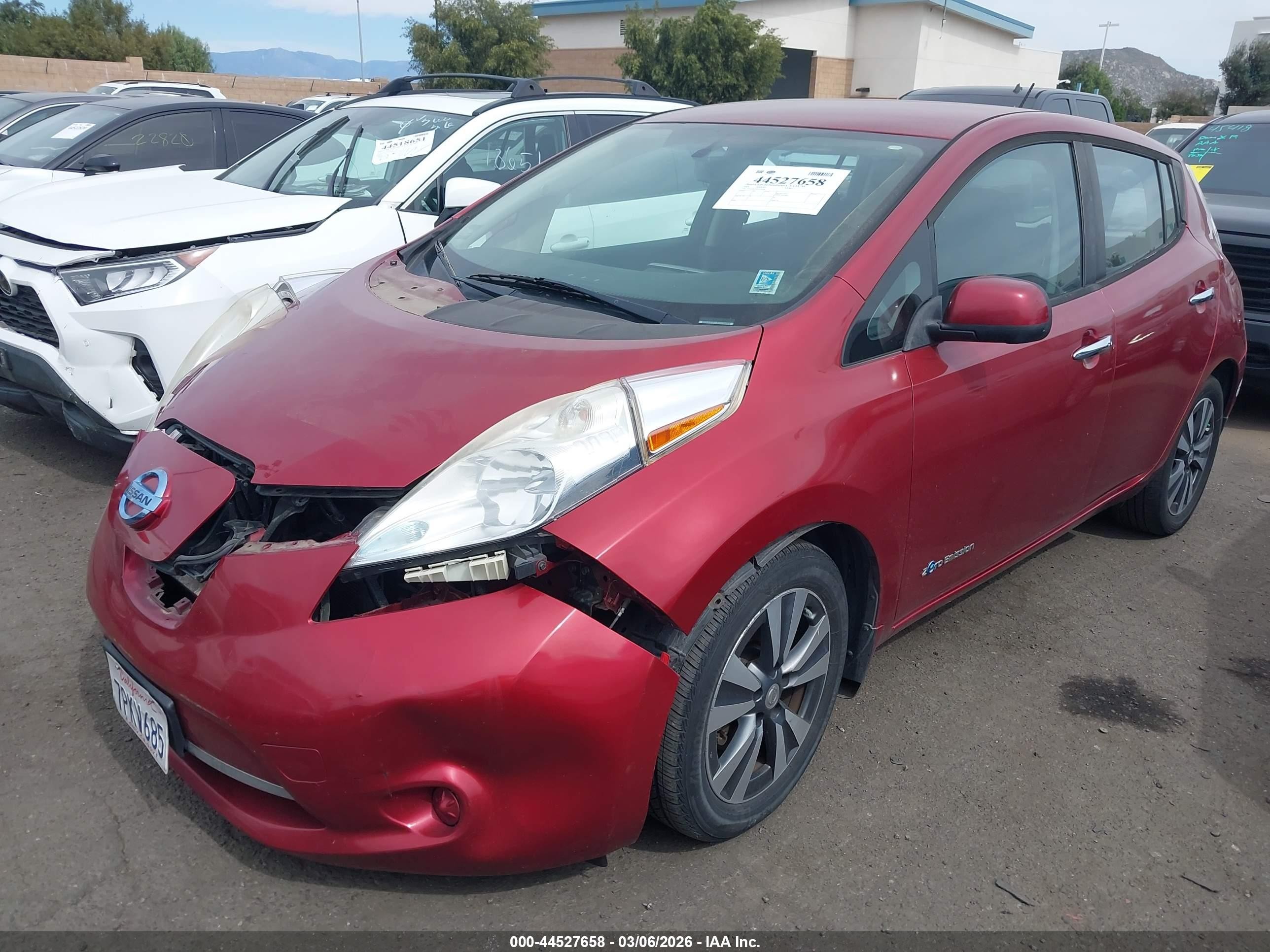 2015 Nissan Leaf Sv Red vin: 1N4AZ0CP4FC316128