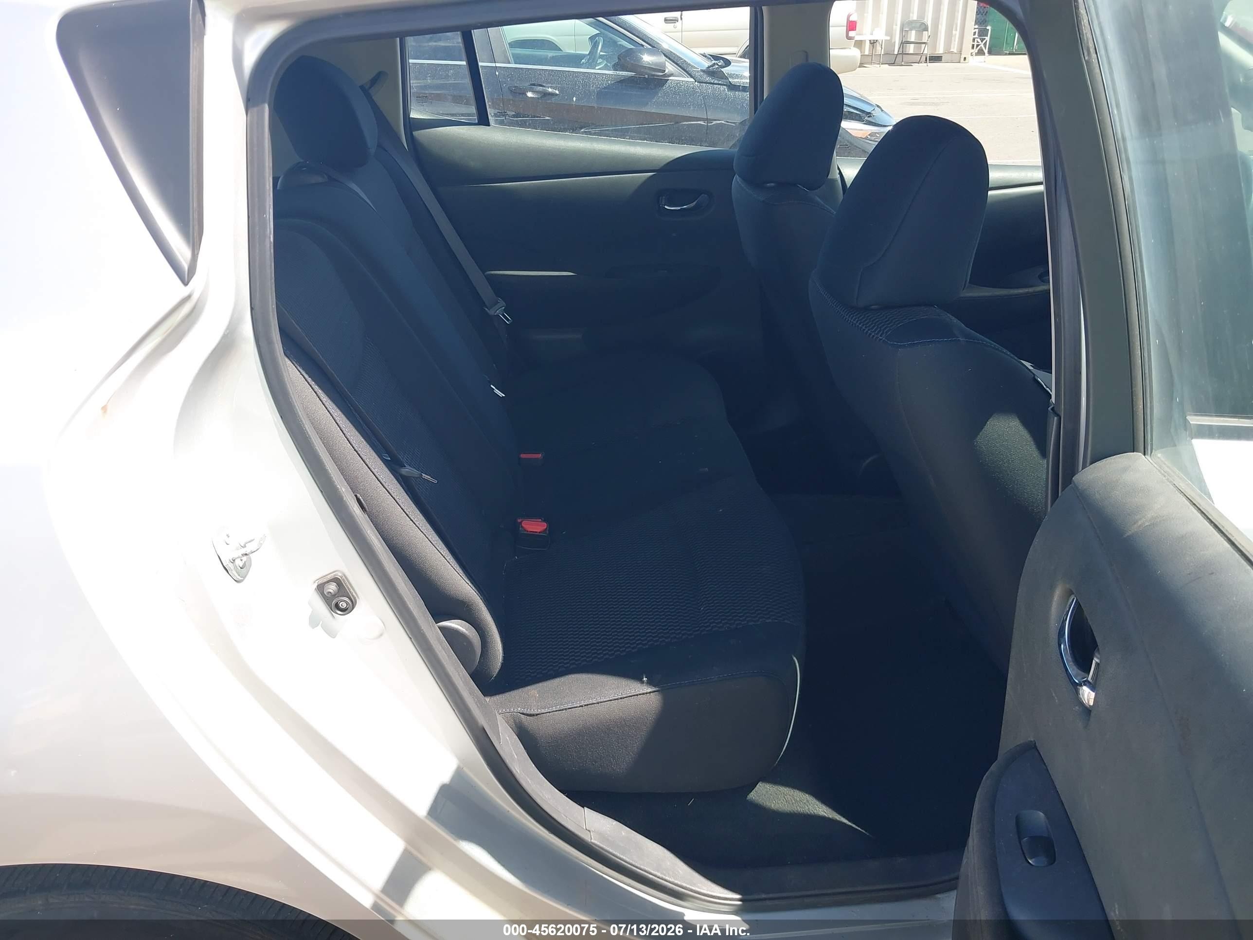 2015 Nissan Leaf S Серебряный vin: 1N4AZ0CP4FC329803