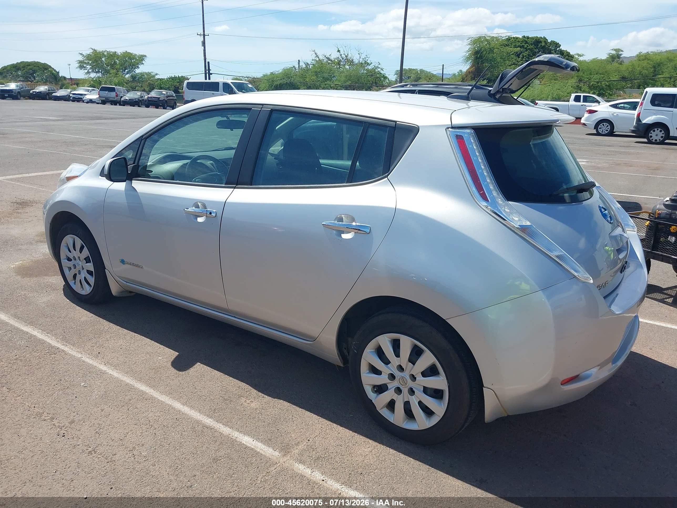 2015 Nissan Leaf S Серебряный vin: 1N4AZ0CP4FC329803