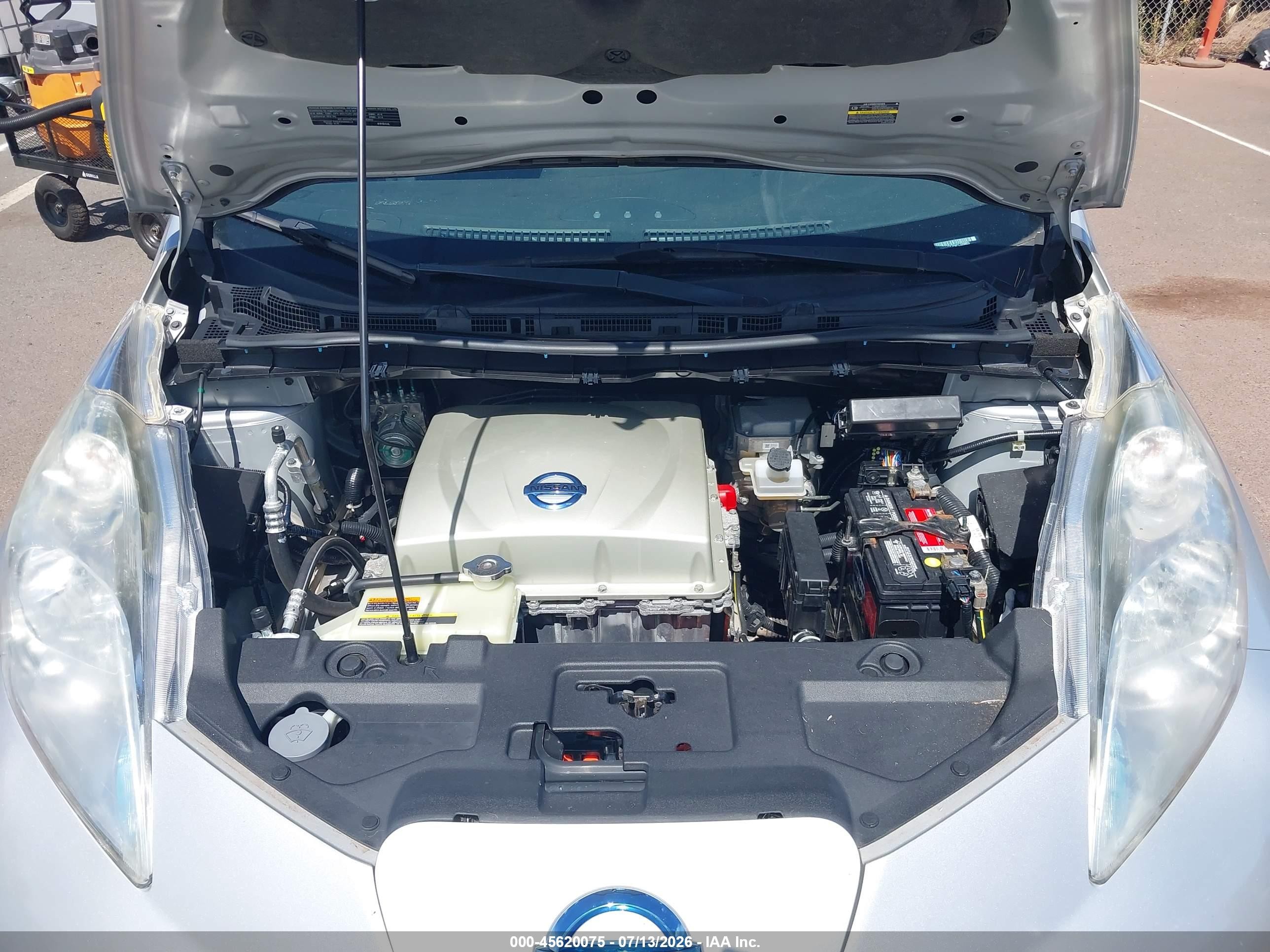 2015 Nissan Leaf S Серебряный vin: 1N4AZ0CP4FC329803