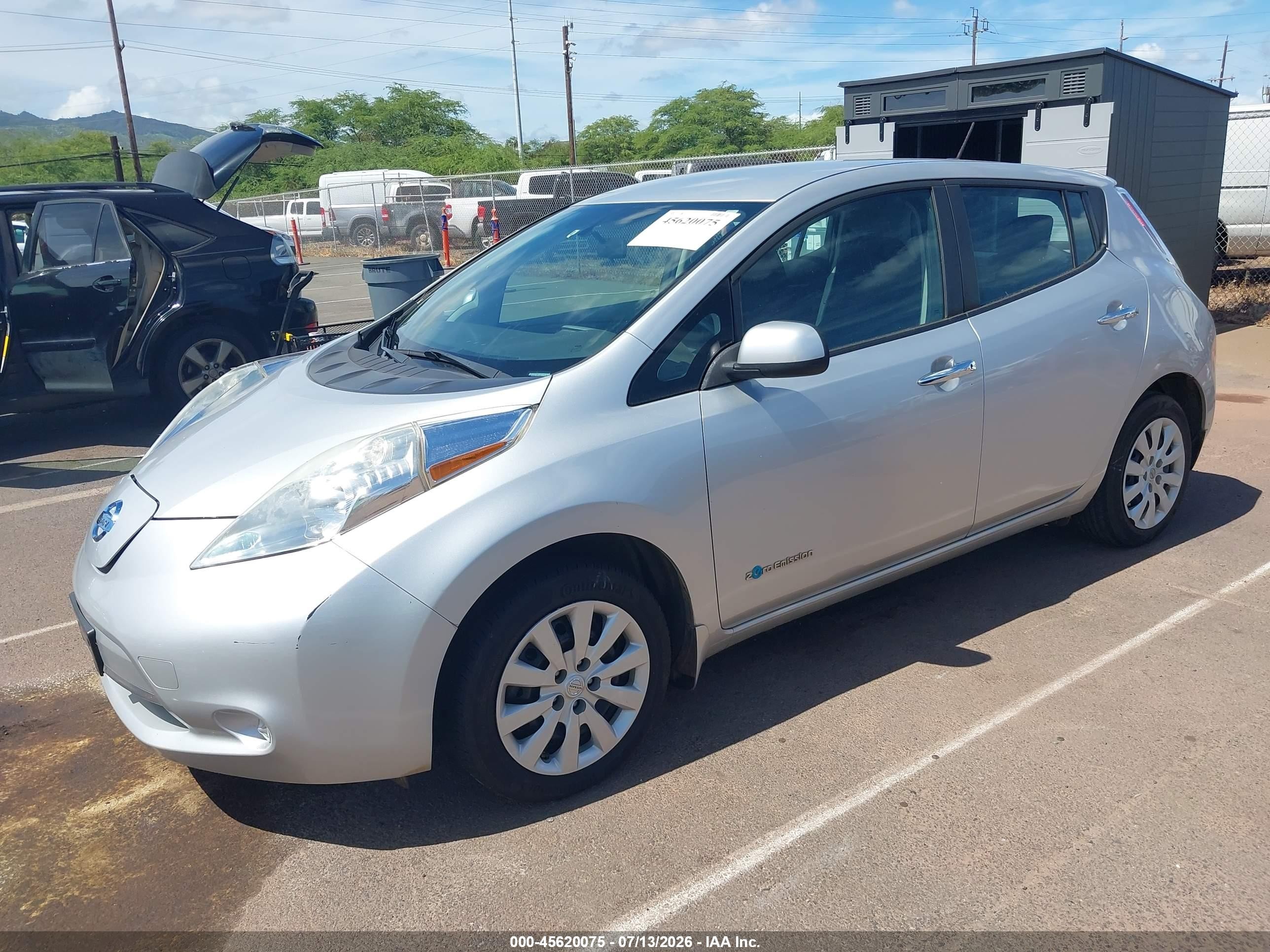 2015 Nissan Leaf S Серебряный vin: 1N4AZ0CP4FC329803