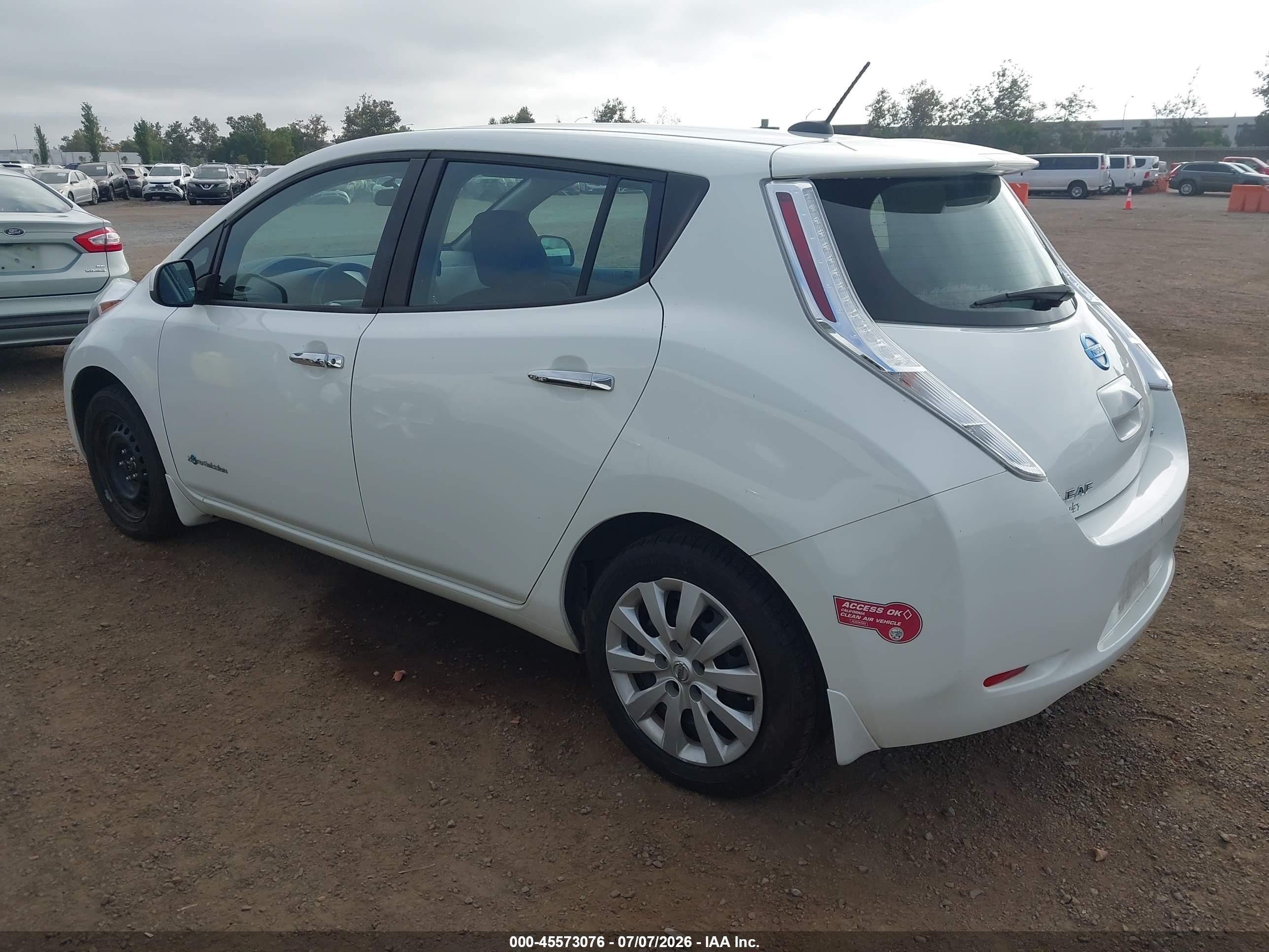 2015 Nissan Leaf S White vin: 1N4AZ0CP5FC320639