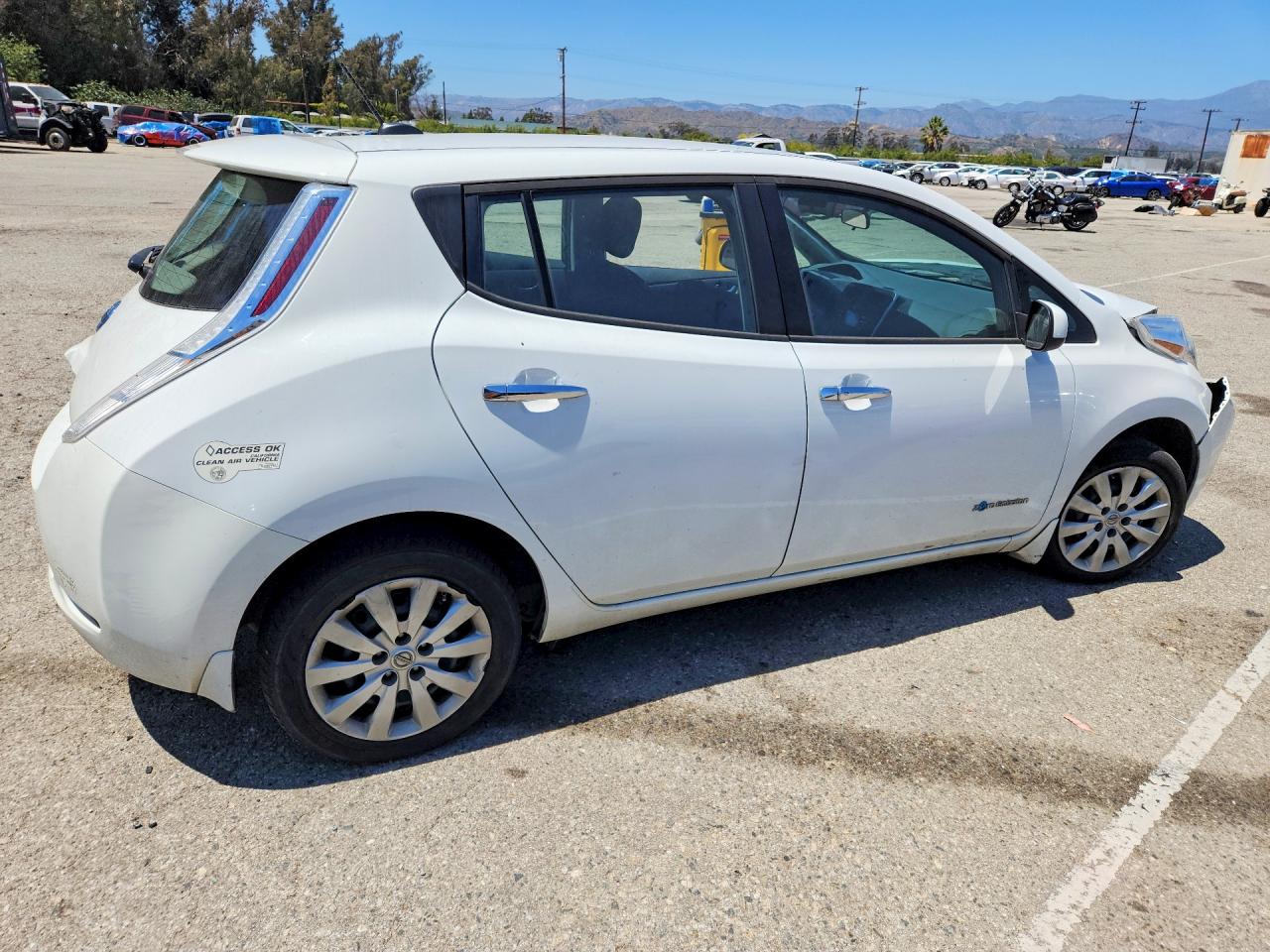 2015 Nissan Leaf S Белый vin: 1N4AZ0CP6FC322660