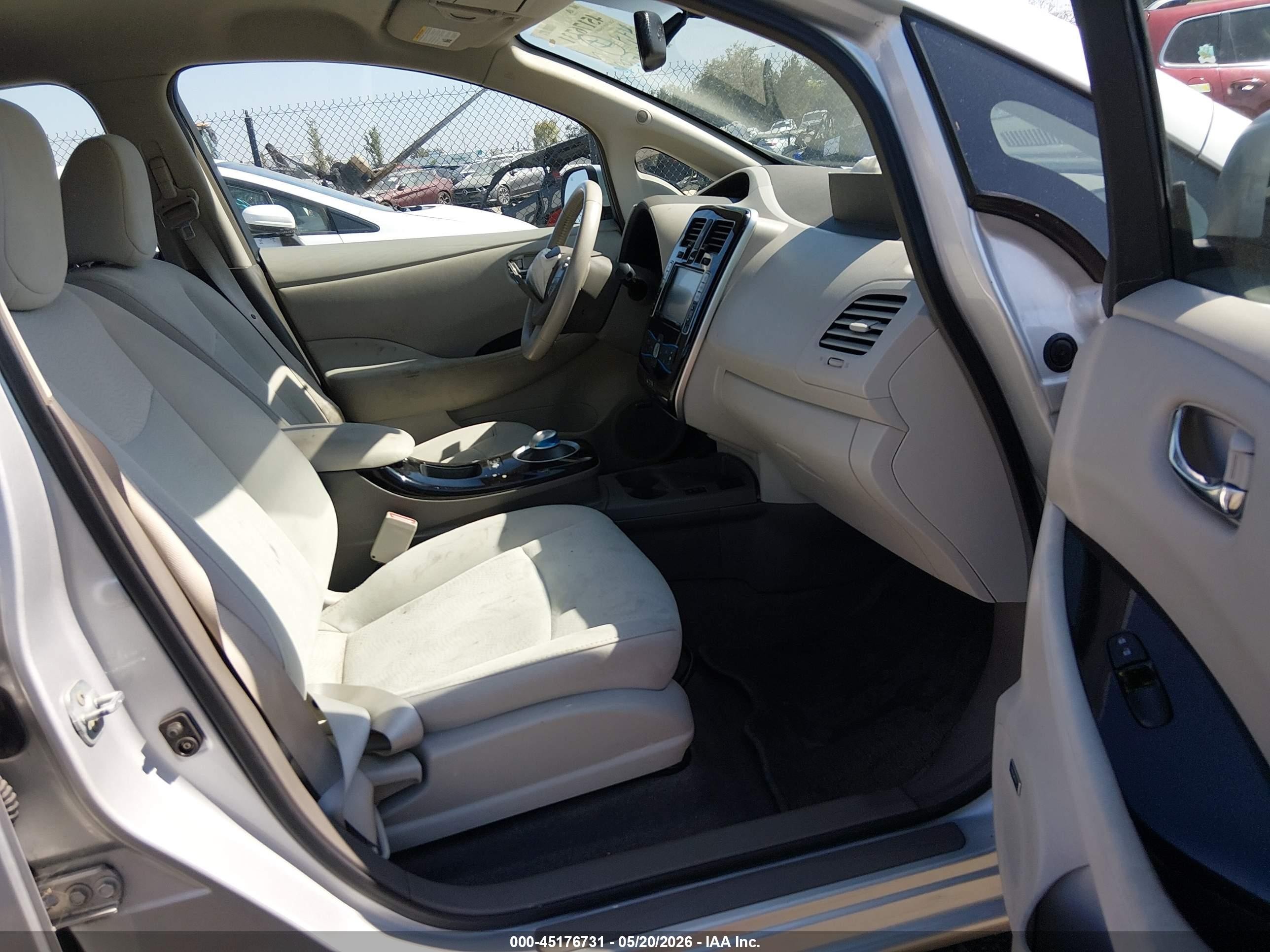 2013 Nissan Leaf Sv Silver vin: 1N4AZ0CP7DC404510