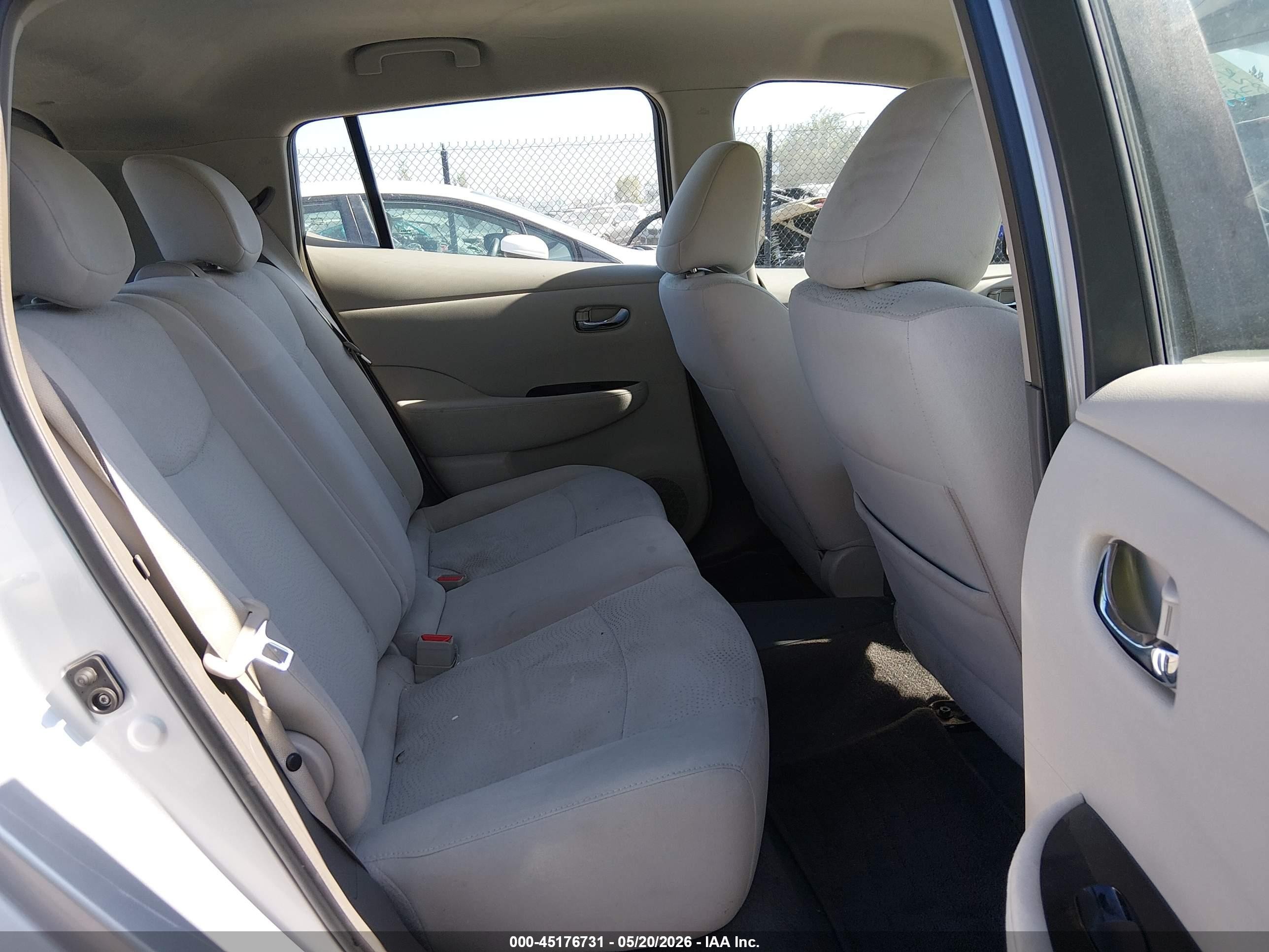 2013 Nissan Leaf Sv Silver vin: 1N4AZ0CP7DC404510