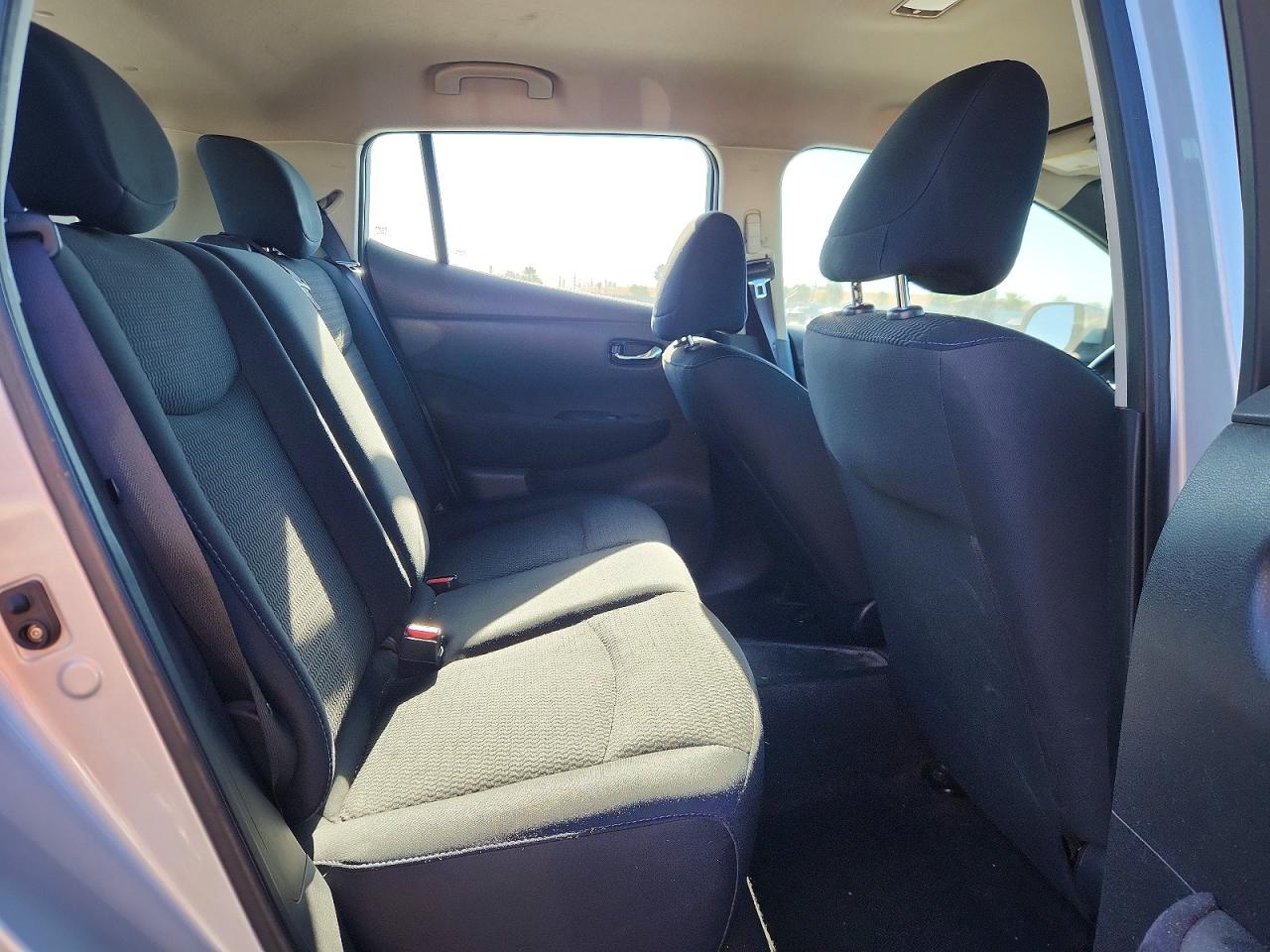 2013 Nissan Leaf Silver vin: 1N4AZ0CP7DC409660