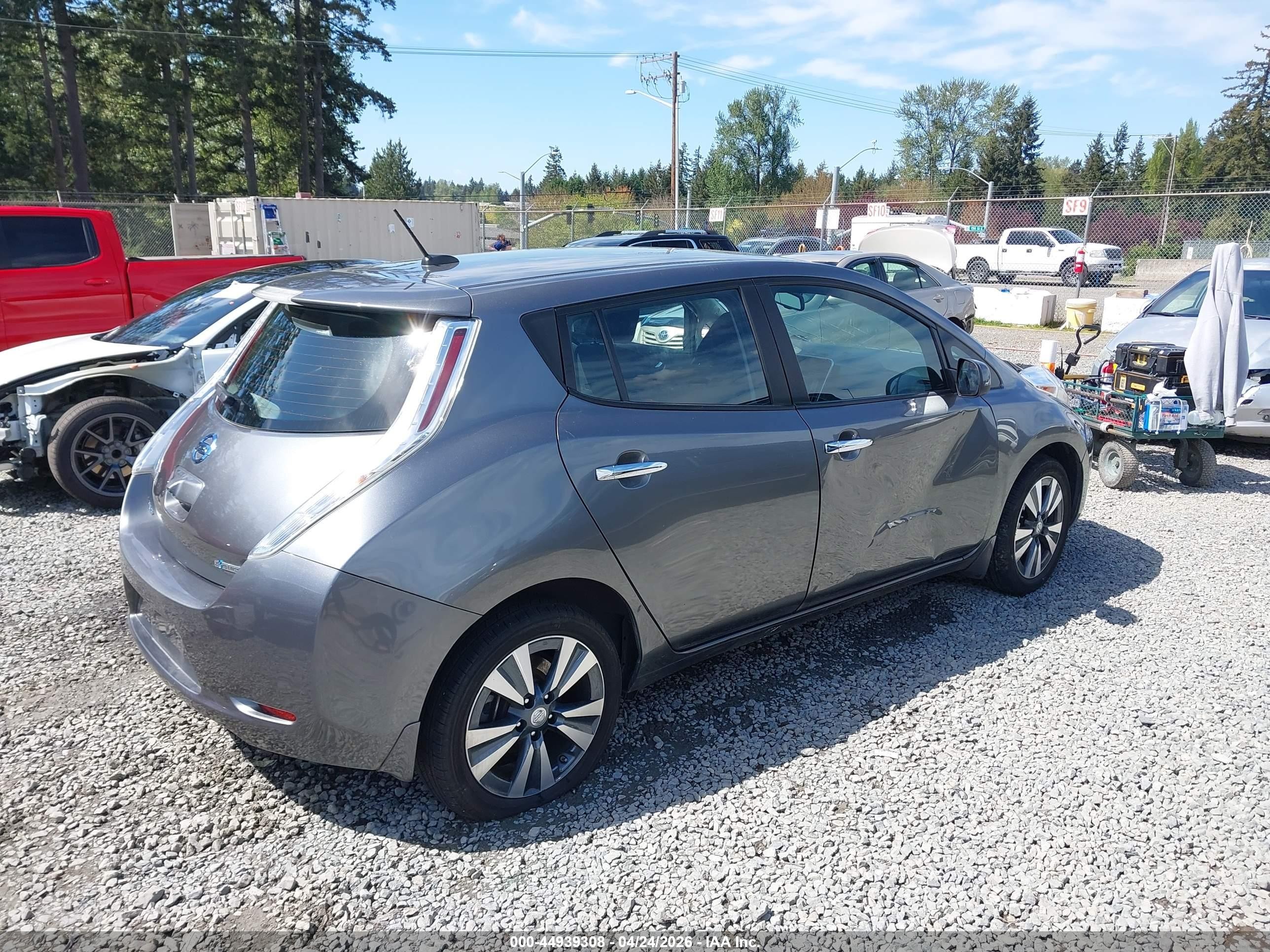 2015 Nissan Leaf Sv Gray vin: 1N4AZ0CP7FC317533