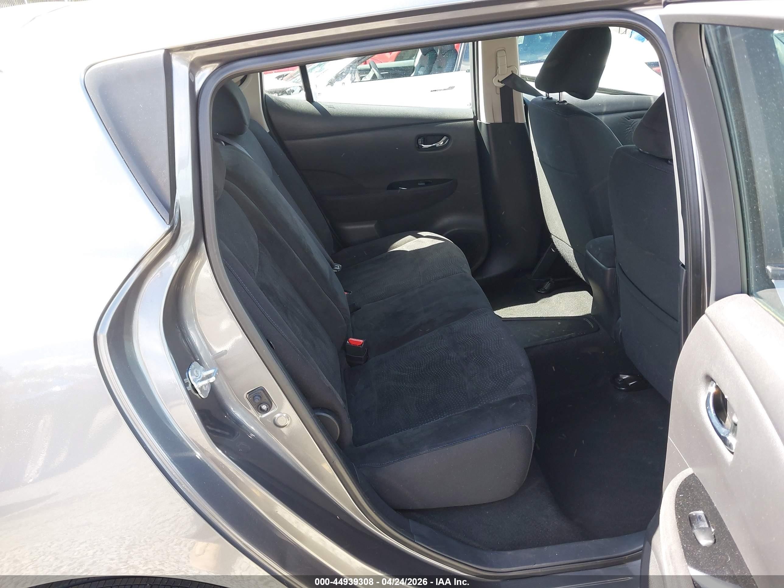2015 Nissan Leaf Sv Gray vin: 1N4AZ0CP7FC317533