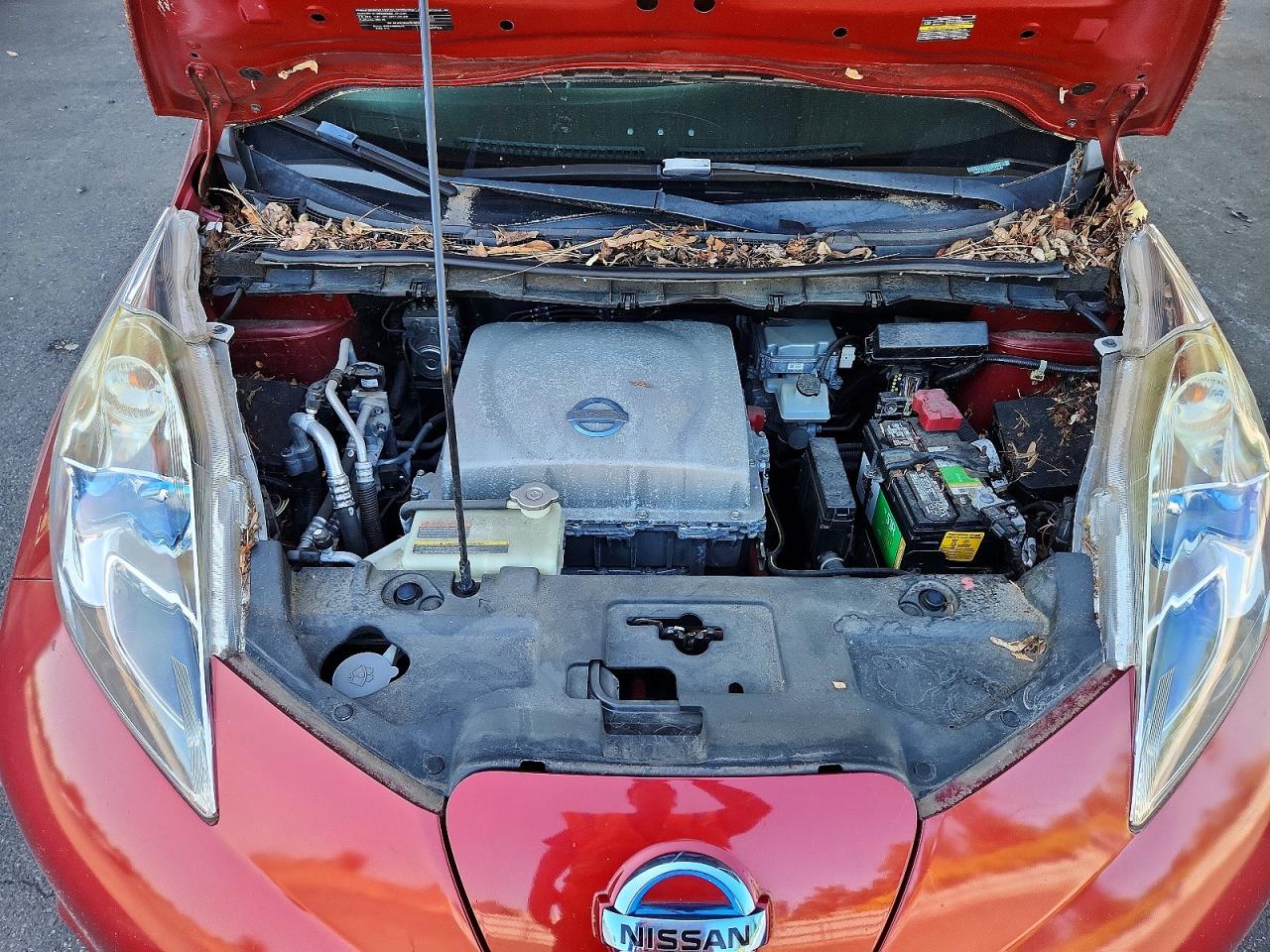 2013 Nissan Leaf S Burgundy vin: 1N4AZ0CP8DC419646