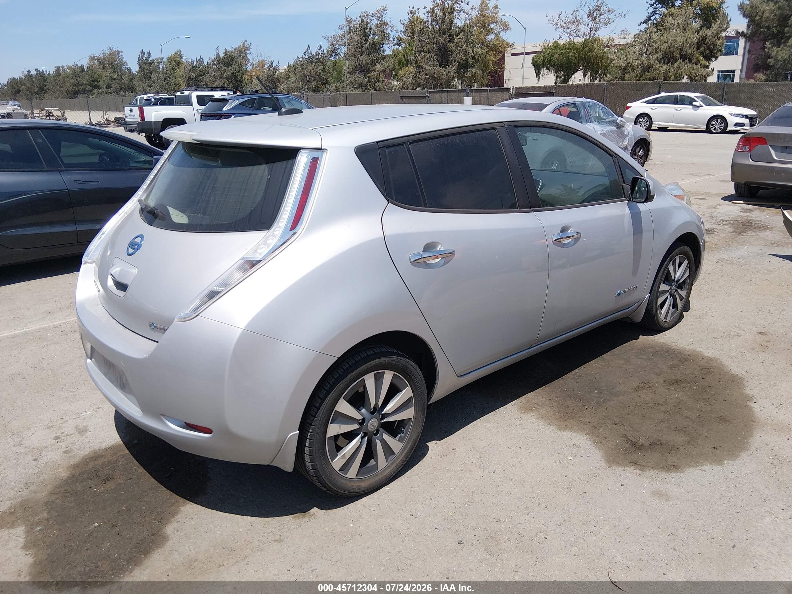 2015 Nissan Leaf Sv Silver vin: 1N4AZ0CP9FC323690
