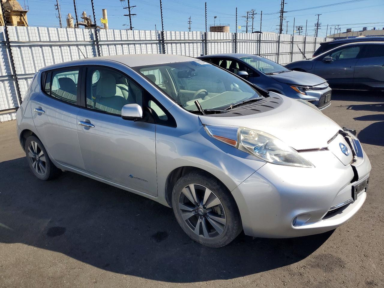 2015 Nissan Leaf Sv Silver vin: 1N4AZ0CP9FC326833