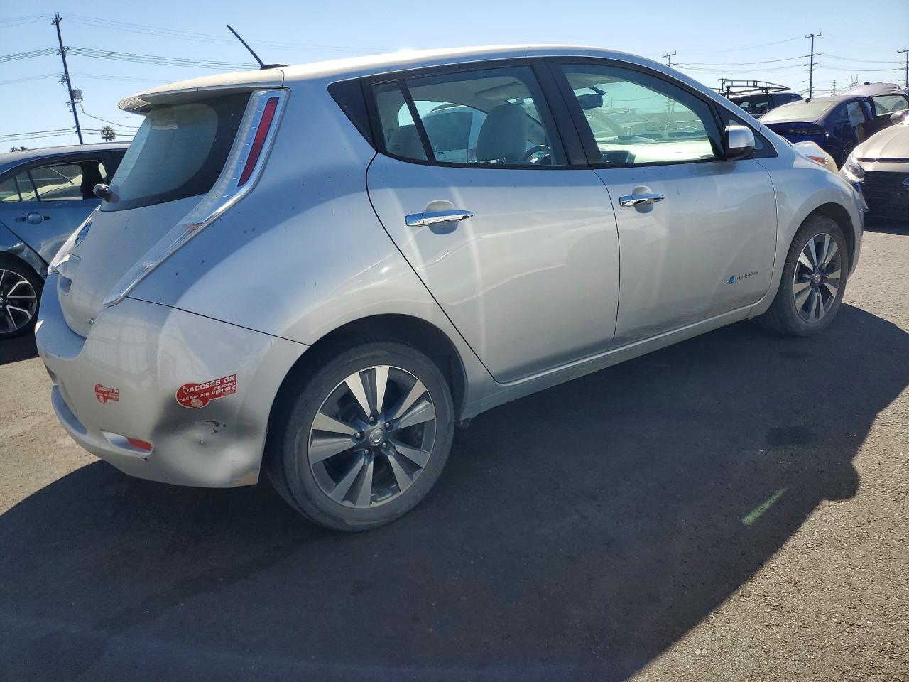 2015 Nissan Leaf Sv Silver vin: 1N4AZ0CP9FC326833