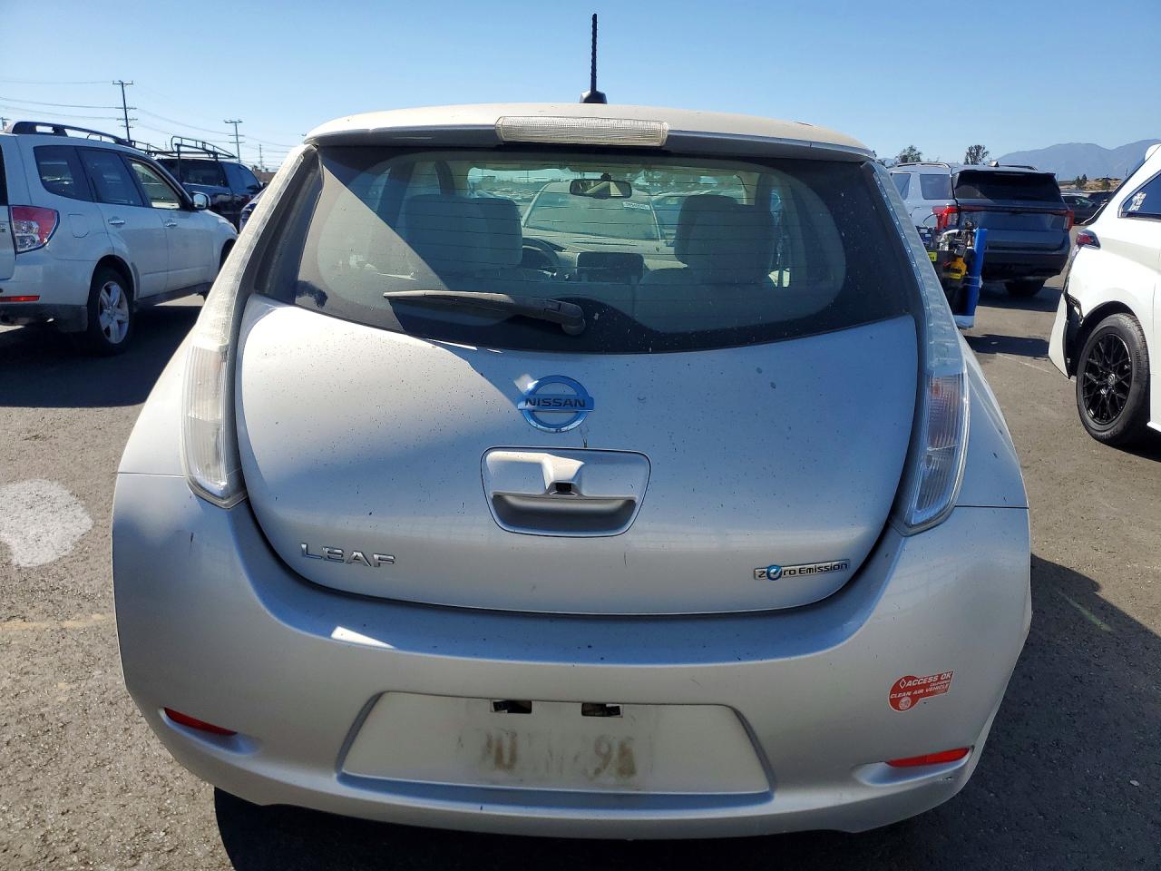 2015 Nissan Leaf Sv Silver vin: 1N4AZ0CP9FC326833