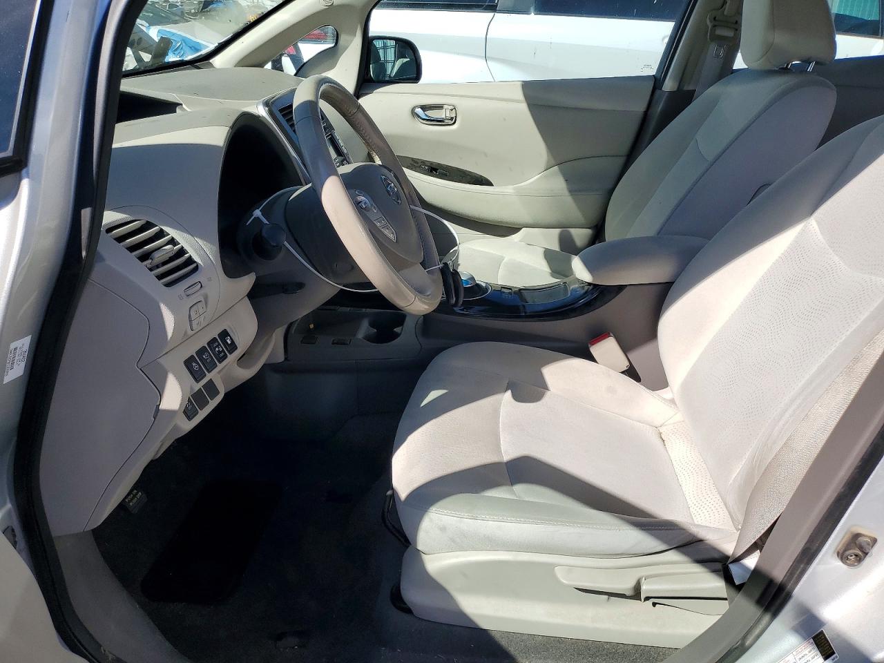 2015 Nissan Leaf Sv Silver vin: 1N4AZ0CP9FC326833