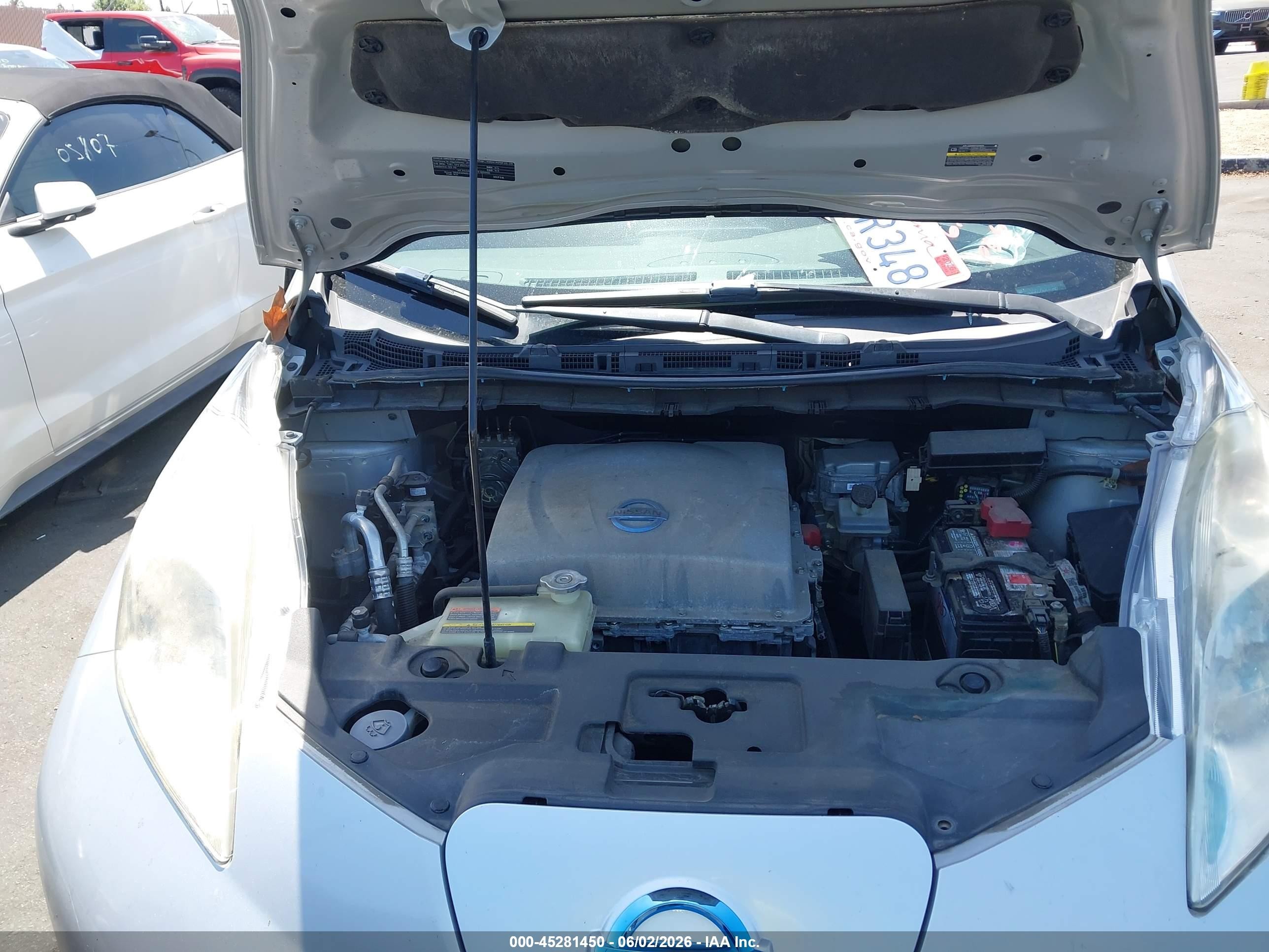 2013 Nissan Leaf Sv Silver vin: 1N4AZ0CPXDC413427