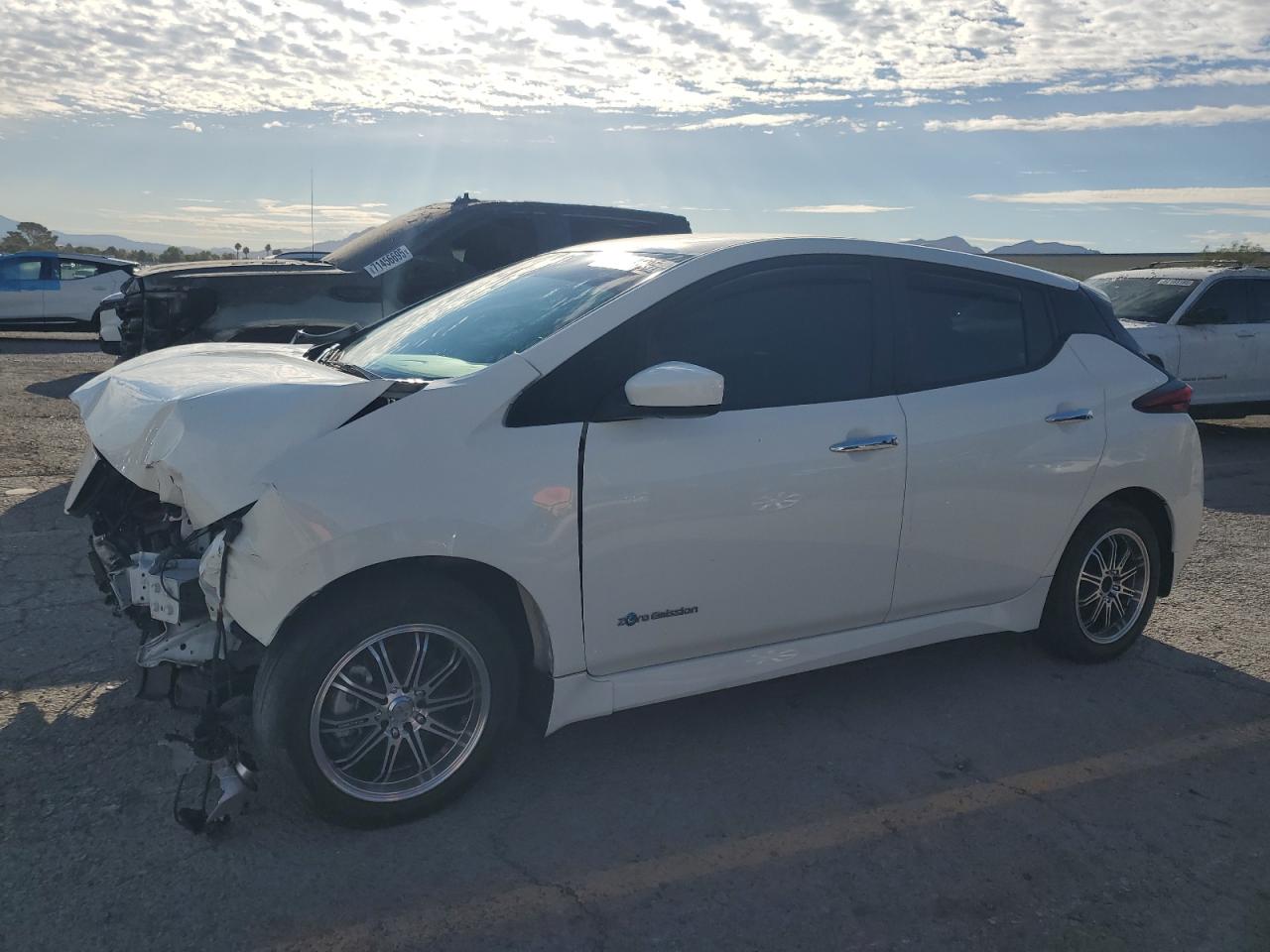 2018 Nissan Leaf S White vin: 1N4AZ1CP1JC301360