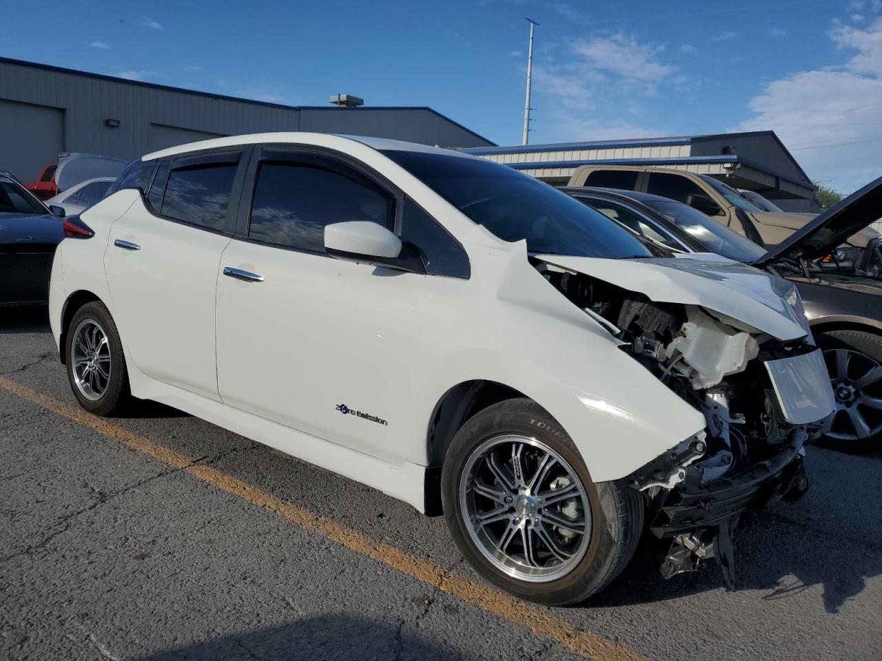 2018 Nissan Leaf S White vin: 1N4AZ1CP1JC301360