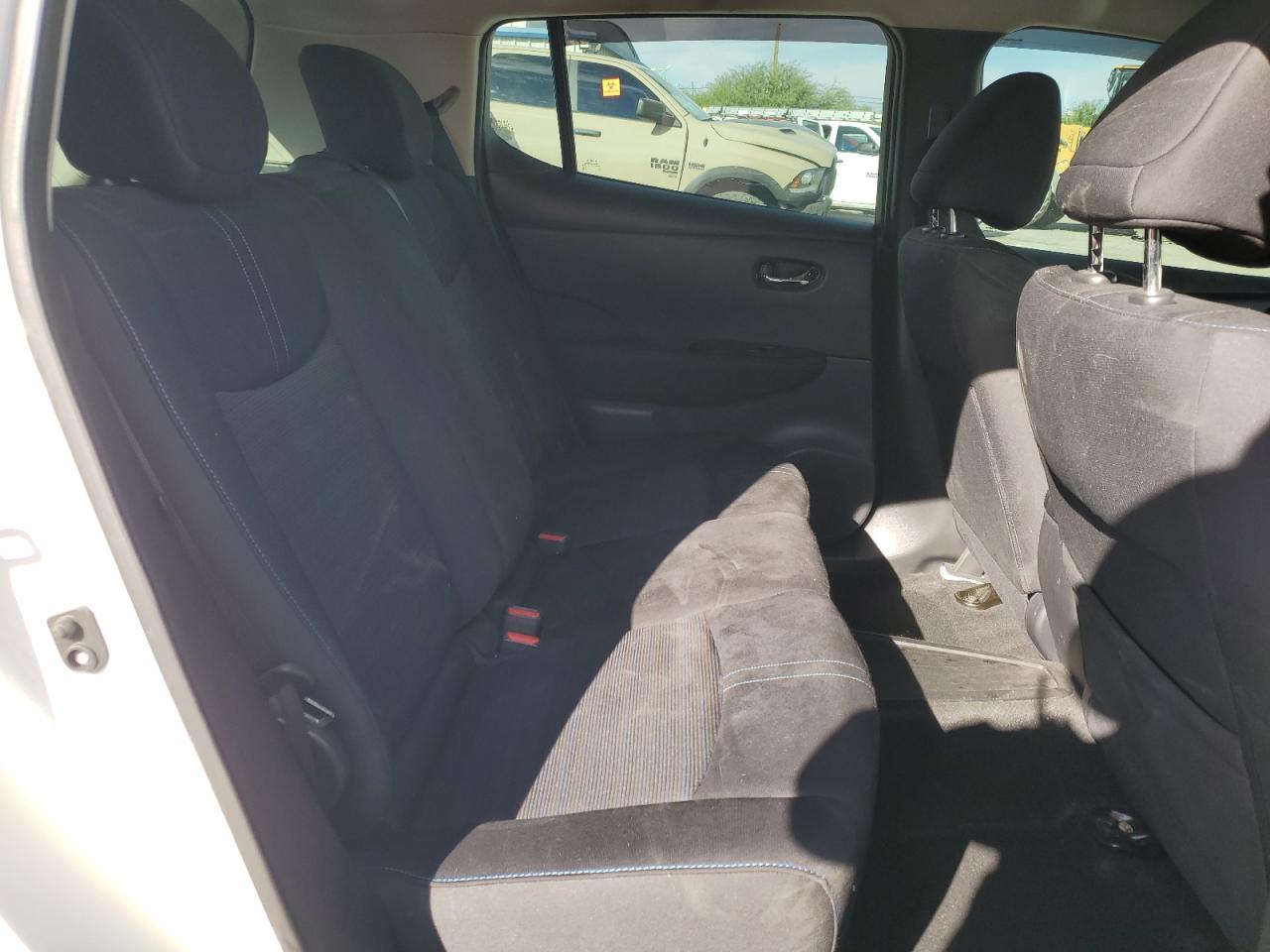 2018 Nissan Leaf S White vin: 1N4AZ1CP1JC301360