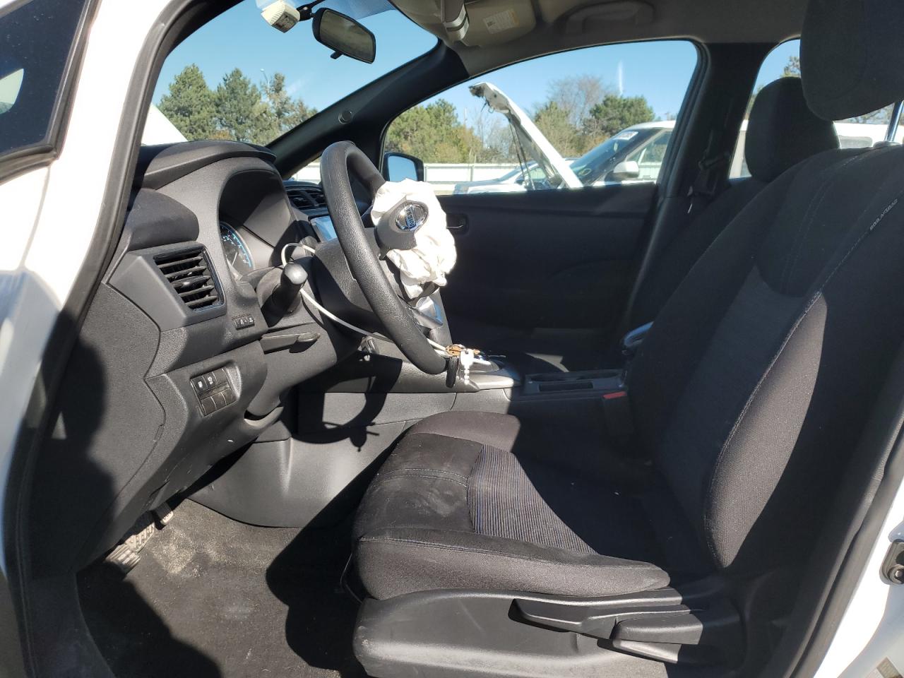 2018 Nissan Leaf S Белый vin: 1N4AZ1CP5JC317819