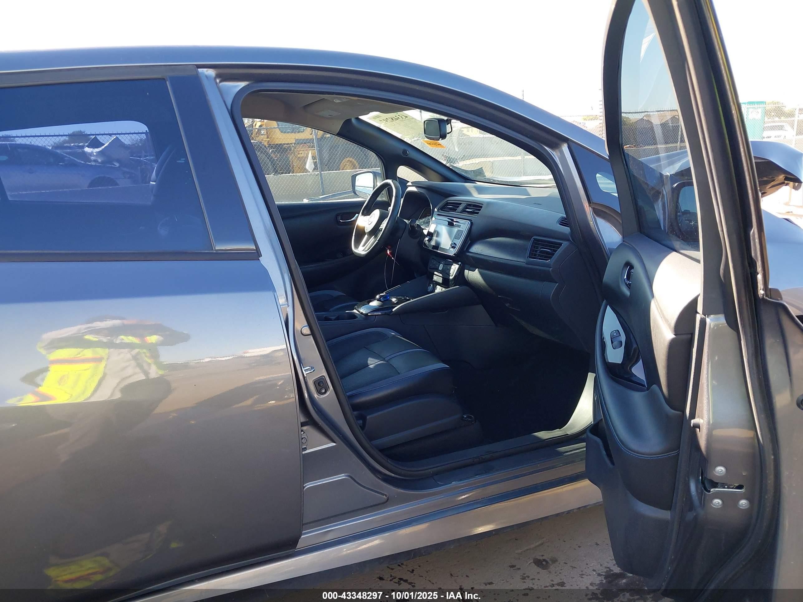 2018 Nissan Leaf Sl Серый vin: 1N4AZ1CPXJC311403