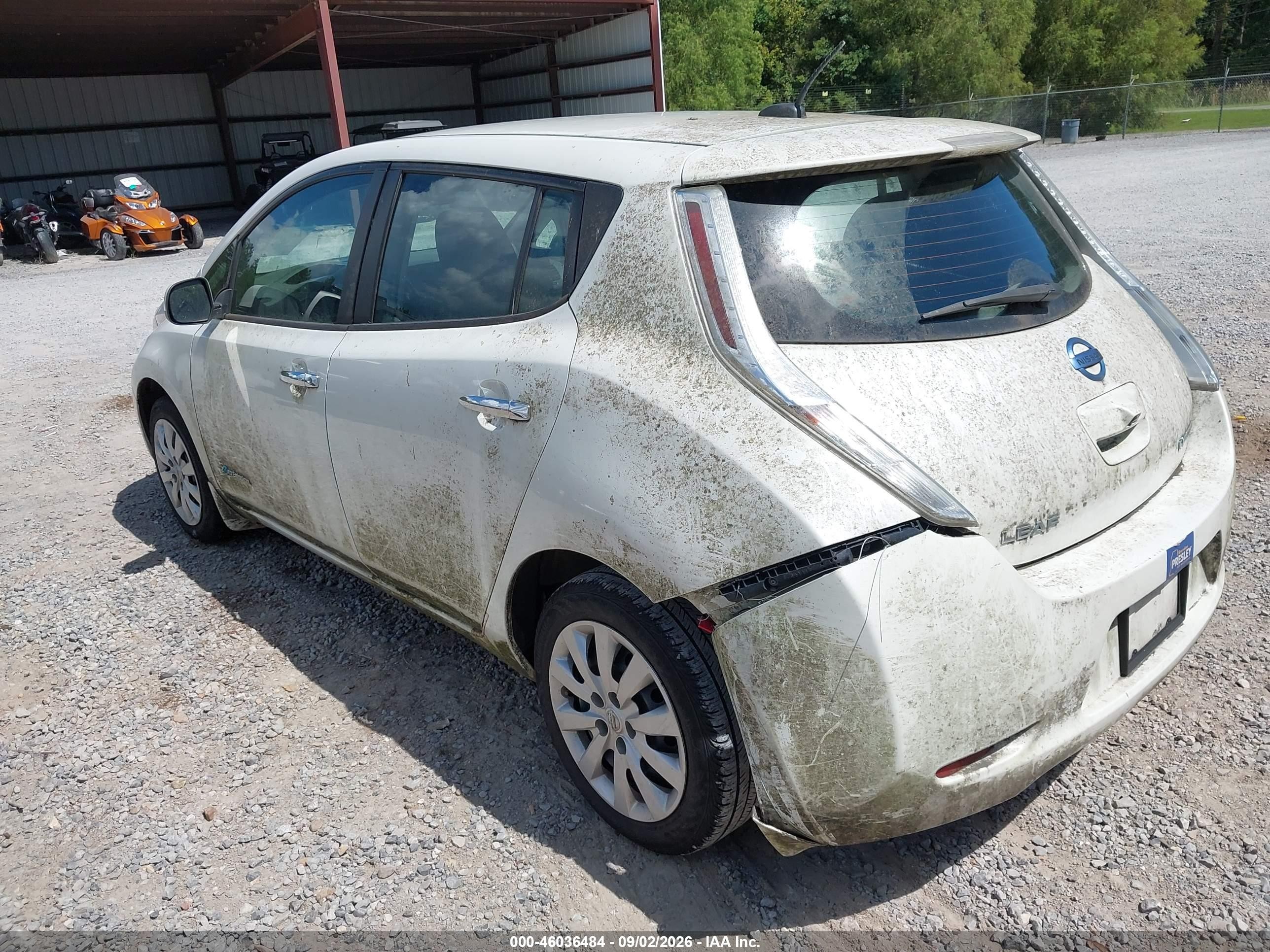 2015 Nissan Leaf S   White vin: 1N4AZOCPOFC324176