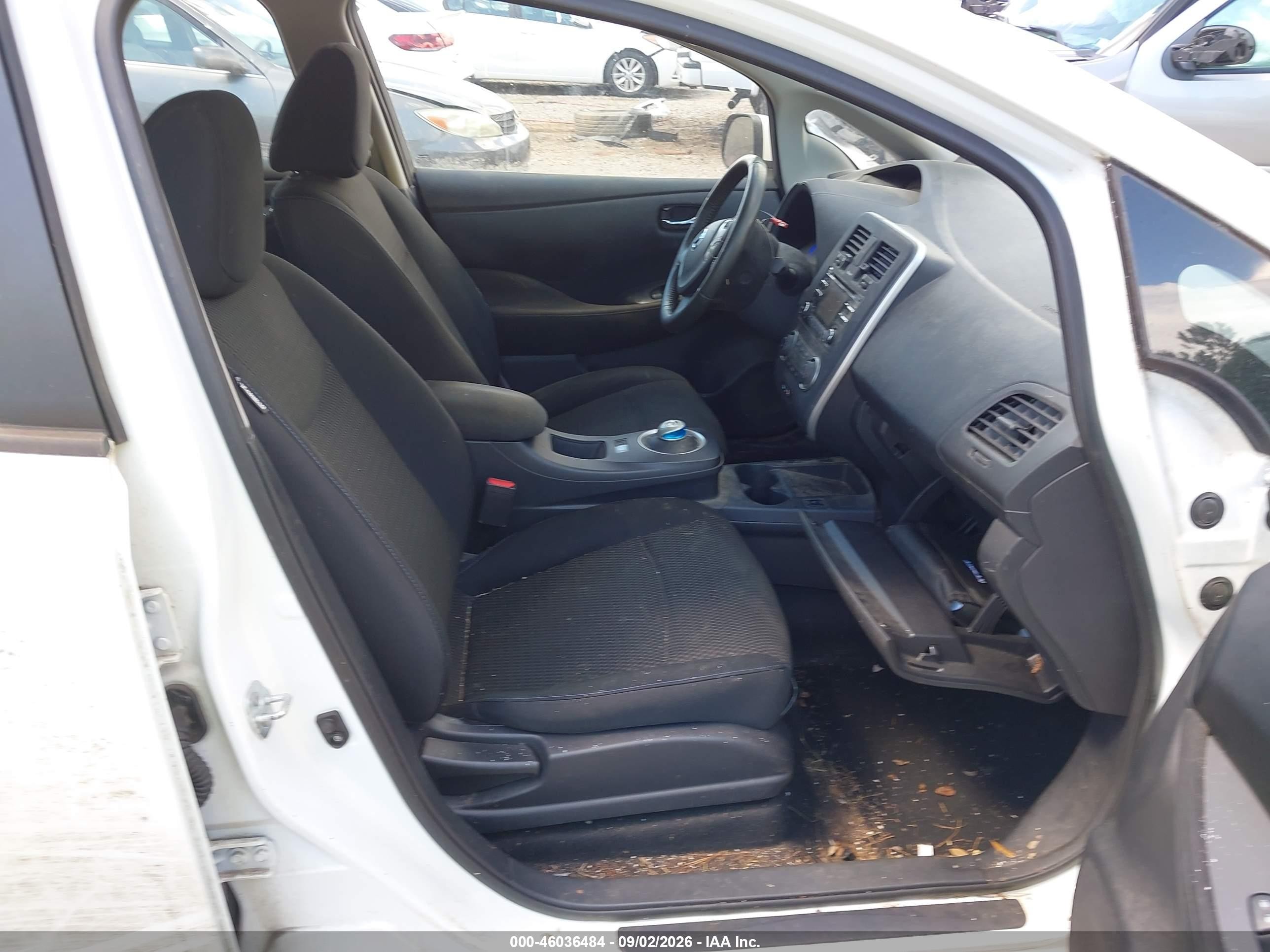 2015 Nissan Leaf S   White vin: 1N4AZOCPOFC324176
