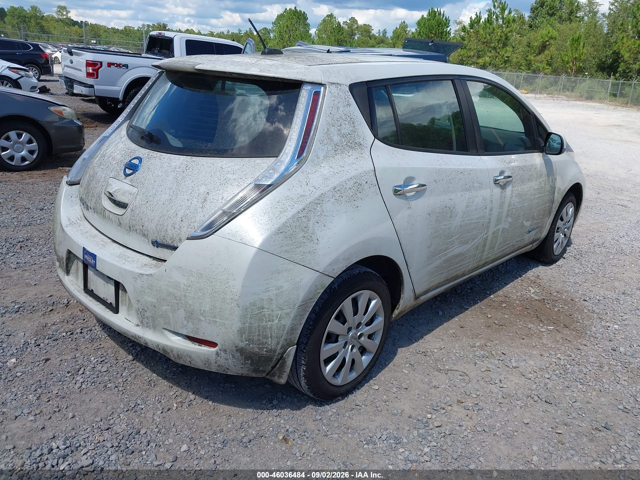 2015 Nissan Leaf S   White vin: 1N4AZOCPOFC324176