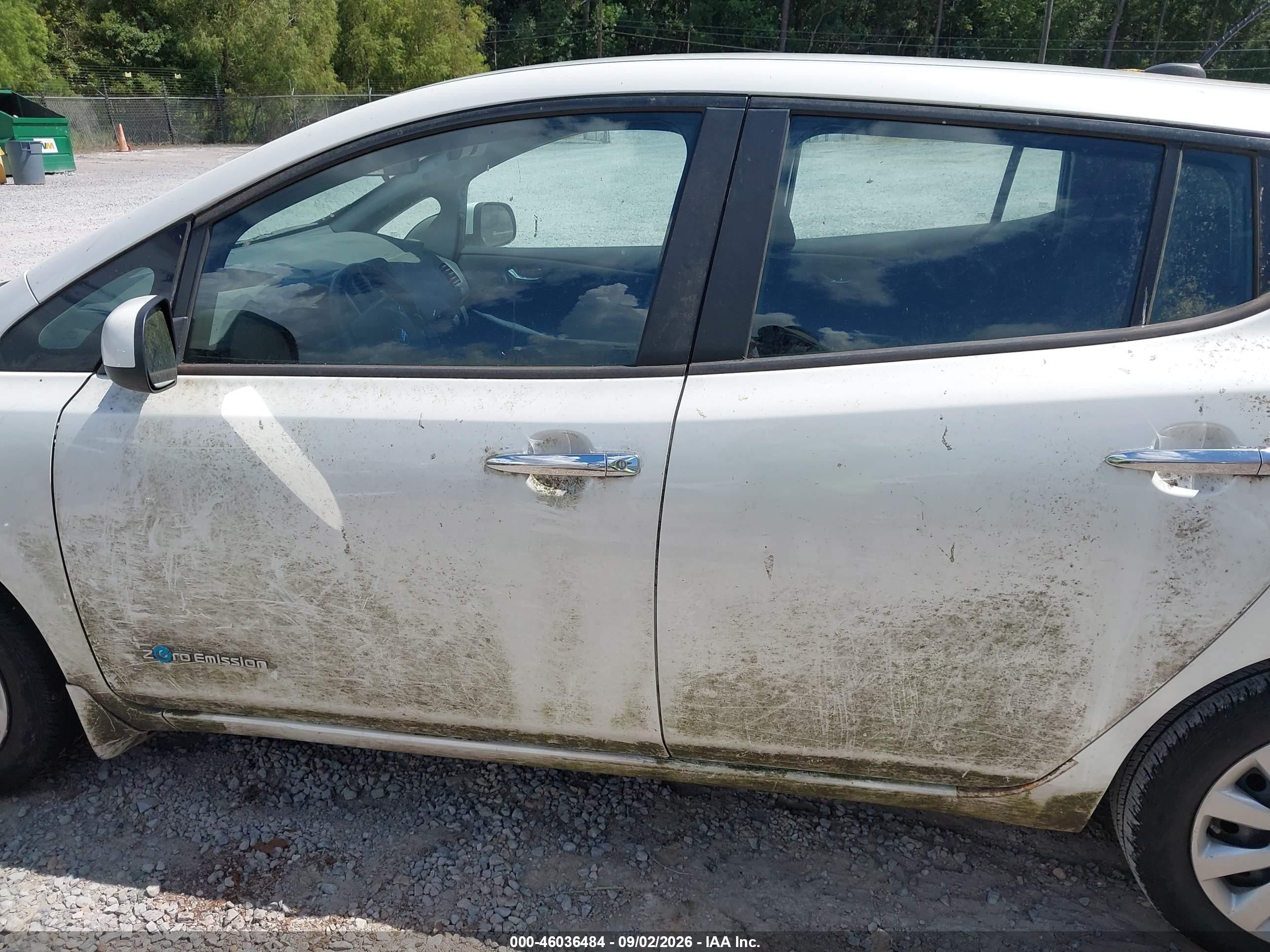 2015 Nissan Leaf S   White vin: 1N4AZOCPOFC324176