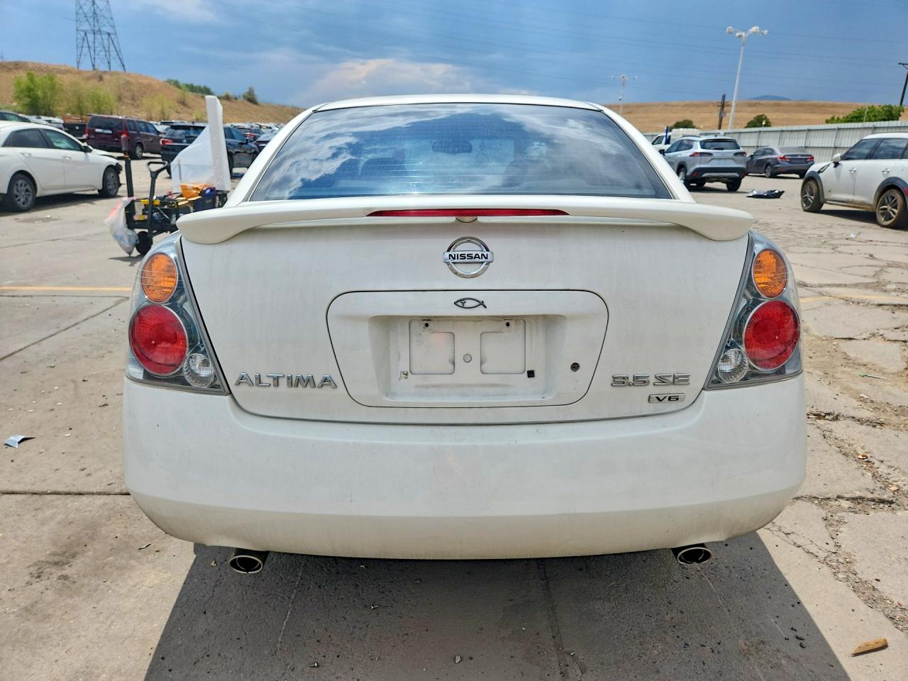 2002 Nissan Altima 3.5 Se White vin: 1N4BL11D02C161088