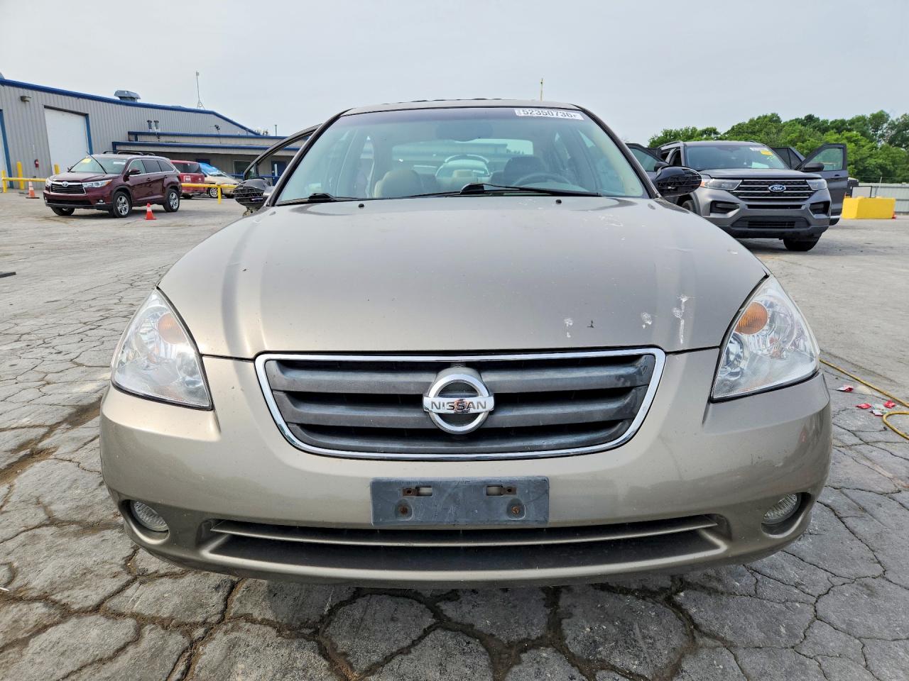 2004 Nissan Alitma Gold vin: 1N4BL11D44C168287