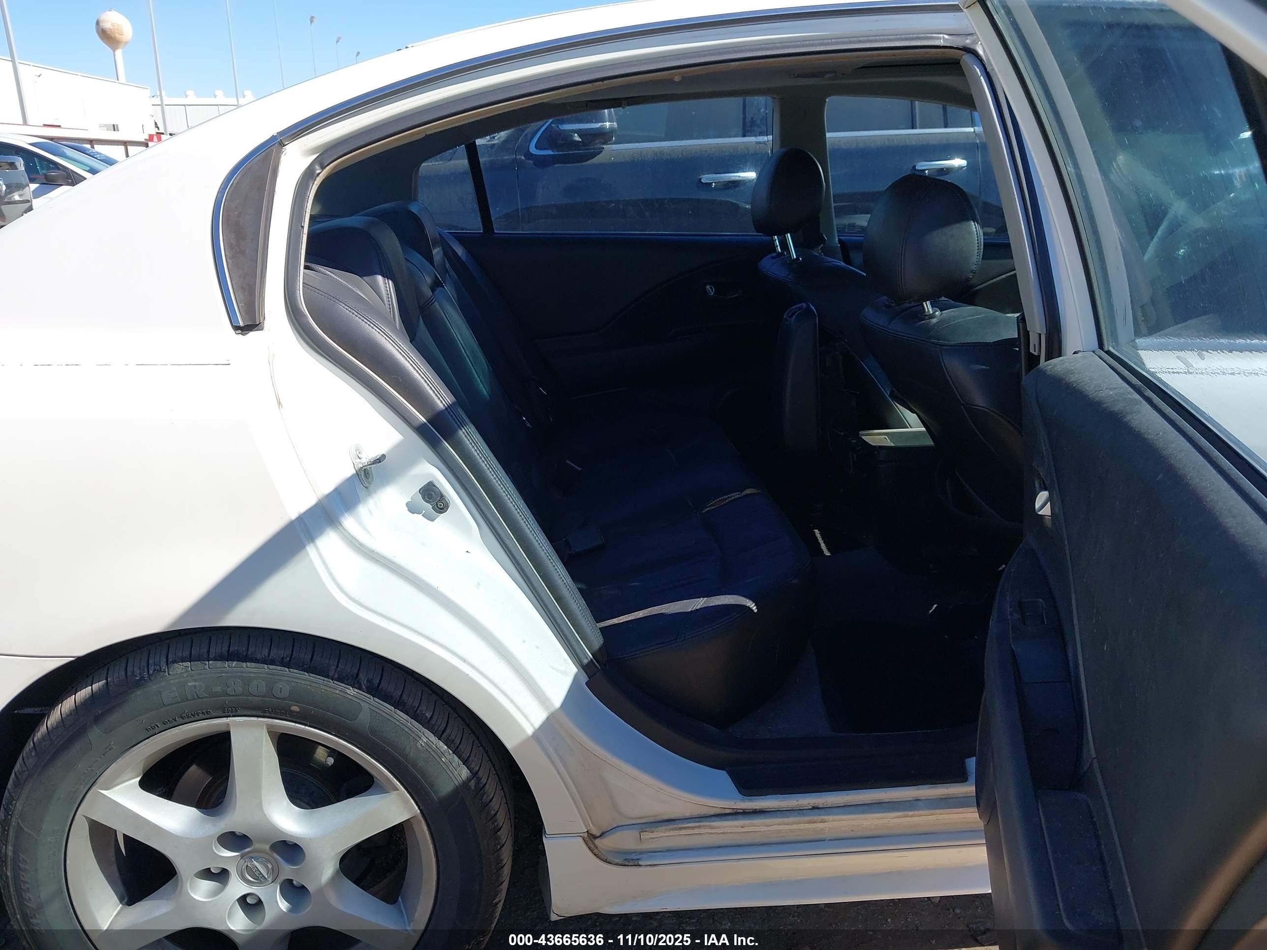 2003 Nissan Altima 3.5 Se White vin: 1N4BL11D63C231811