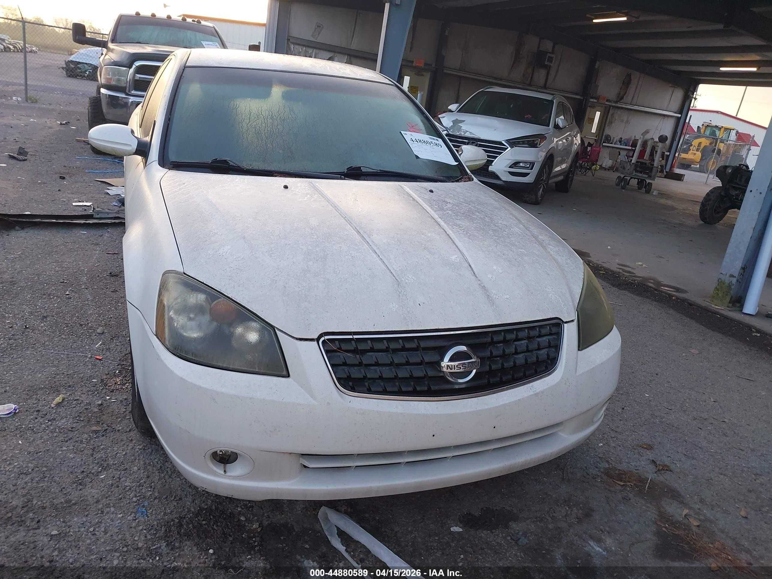 2005 Nissan Altima 3.5 Se White vin: 1N4BL11D85C175146