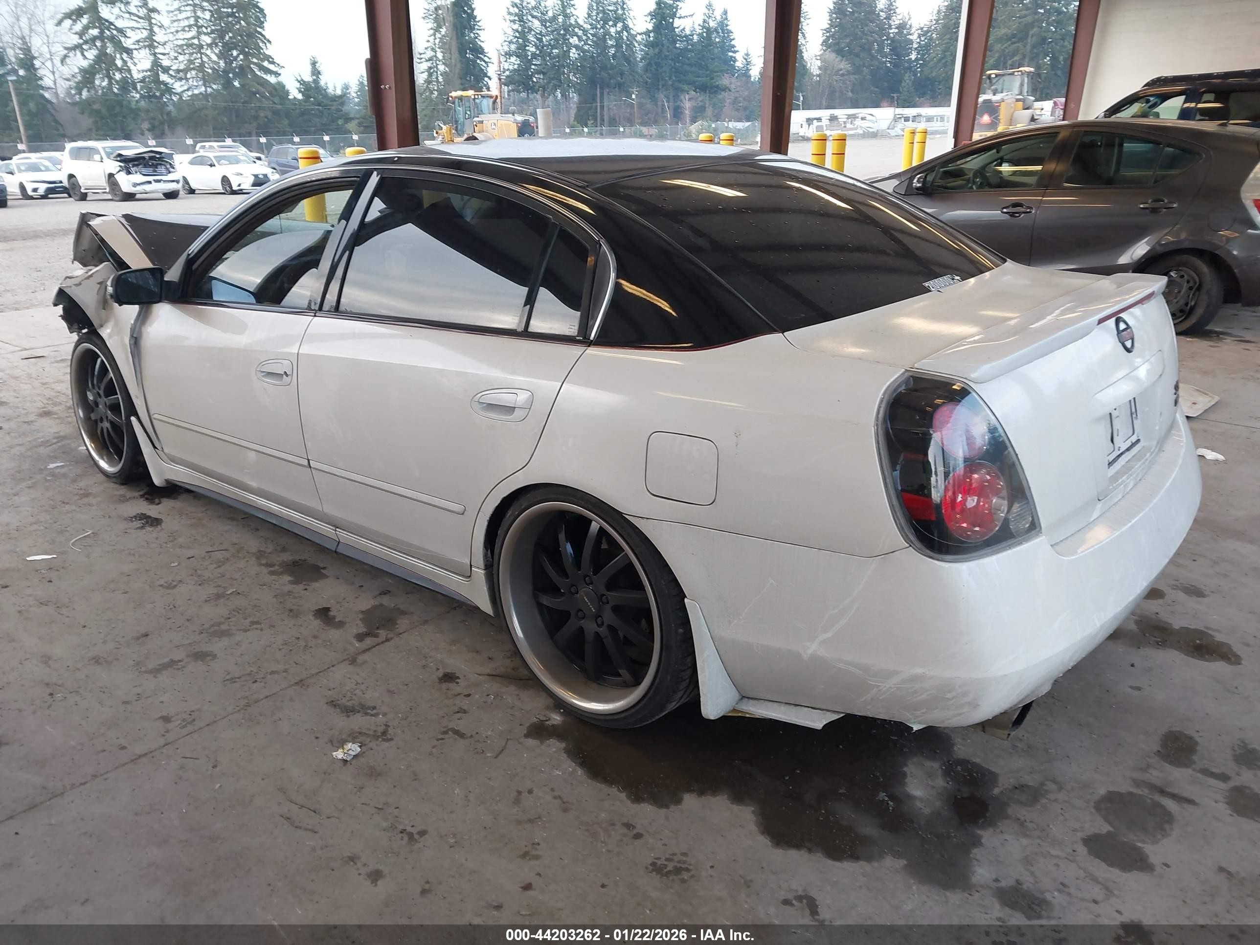 2003 Nissan Altima 3.5 Se White vin: 1N4BL11DX3C108948