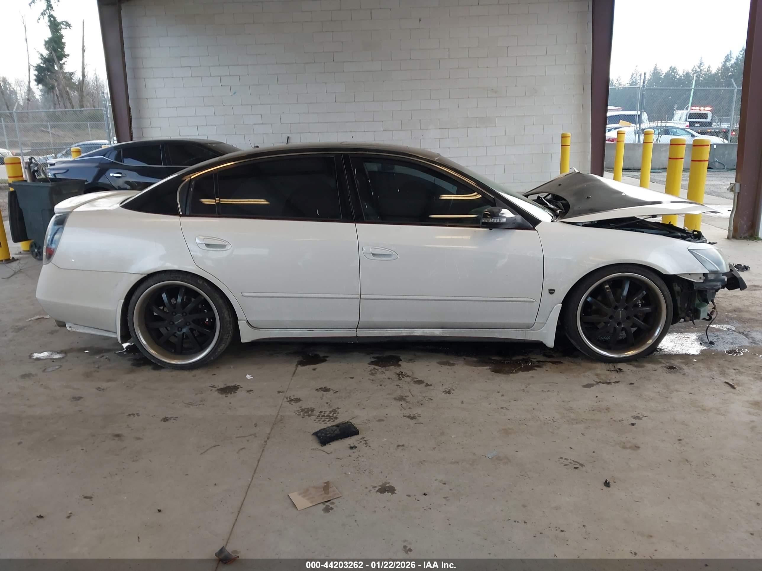 2003 Nissan Altima 3.5 Se White vin: 1N4BL11DX3C108948