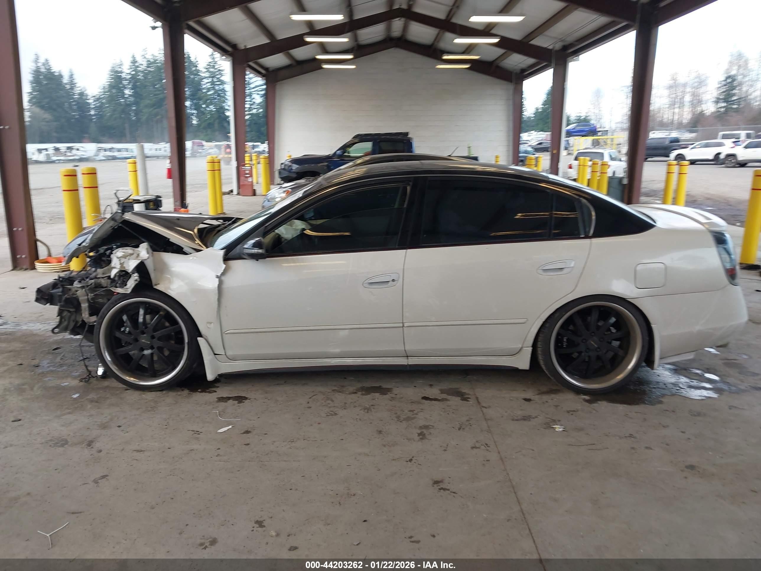 2003 Nissan Altima 3.5 Se White vin: 1N4BL11DX3C108948