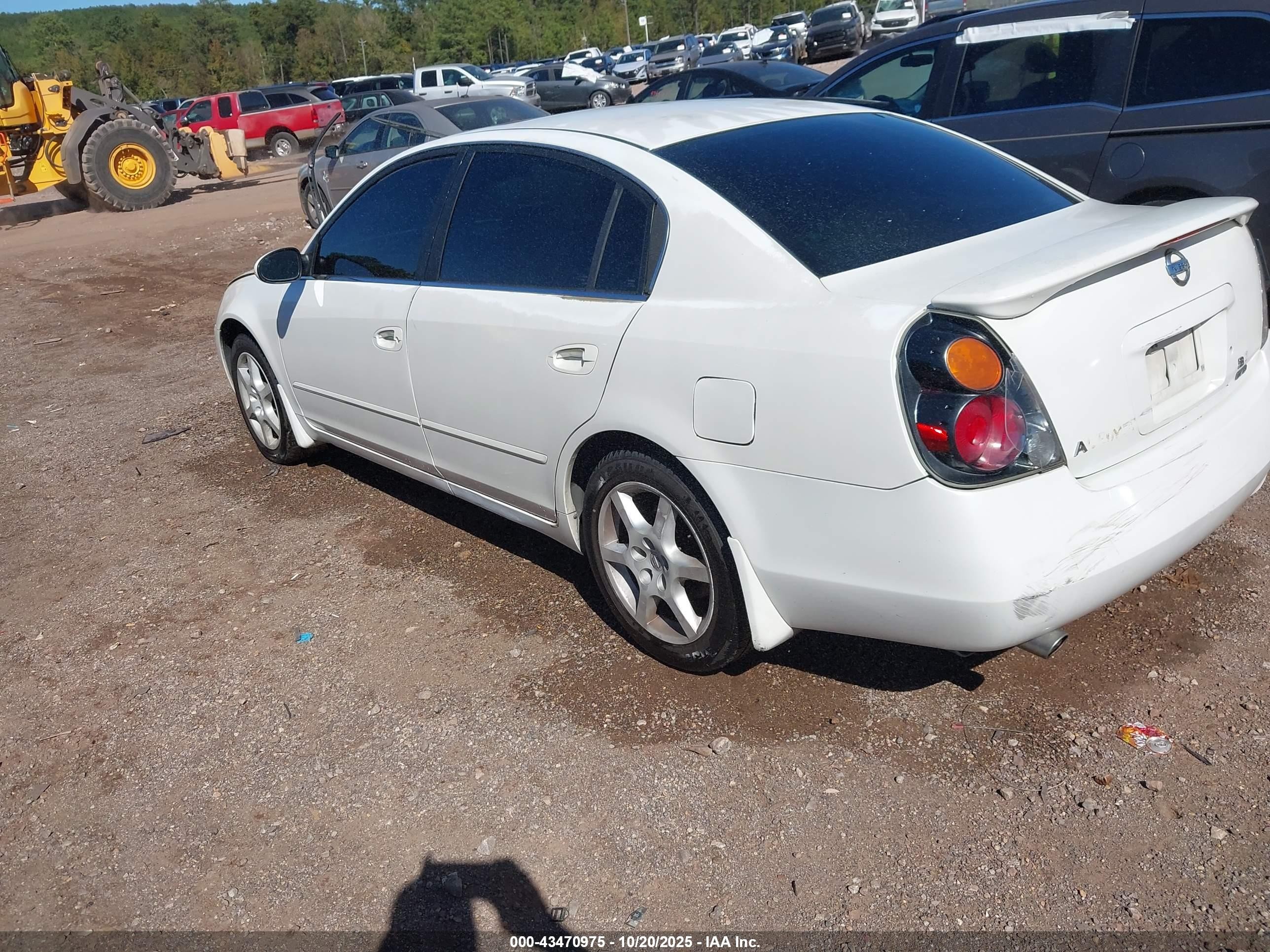 2004 Nissan Altima 3.5 Se White vin: 1N4BL11E24C121560
