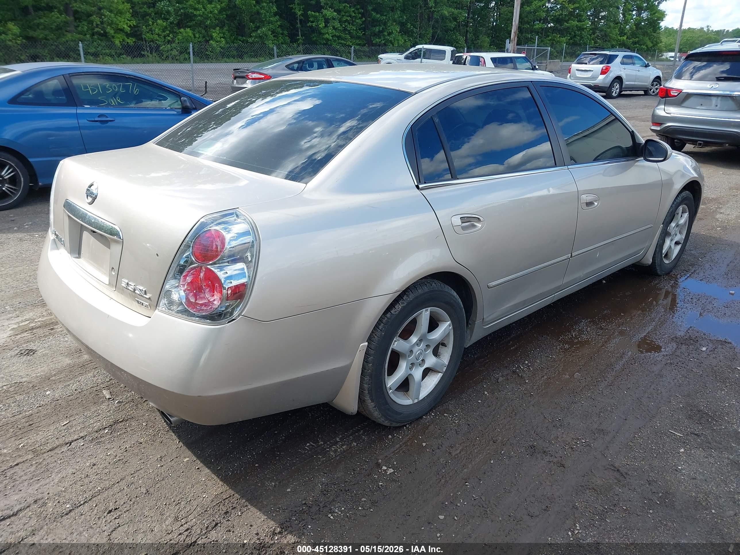 2005 Nissan Altima 3.5 Sl Gold vin: 1N4BL11E95C184673