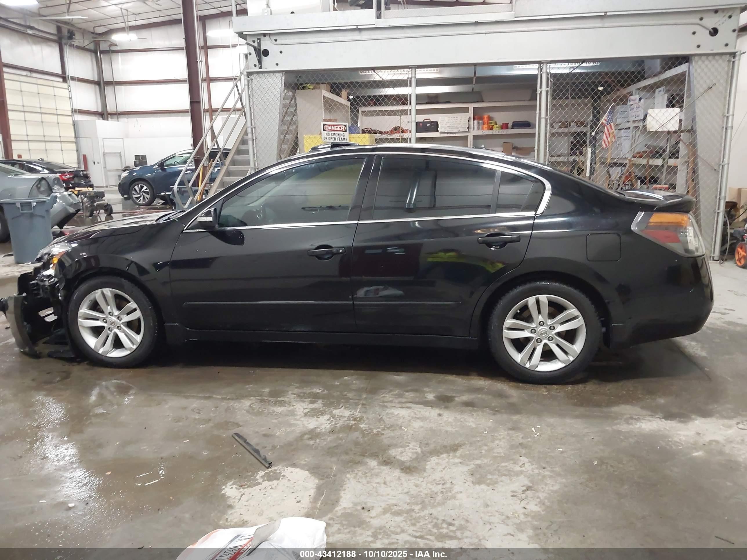 2011 Nissan Altima 3.5 Sr Black vin: 1N4BL2AP0BN449973