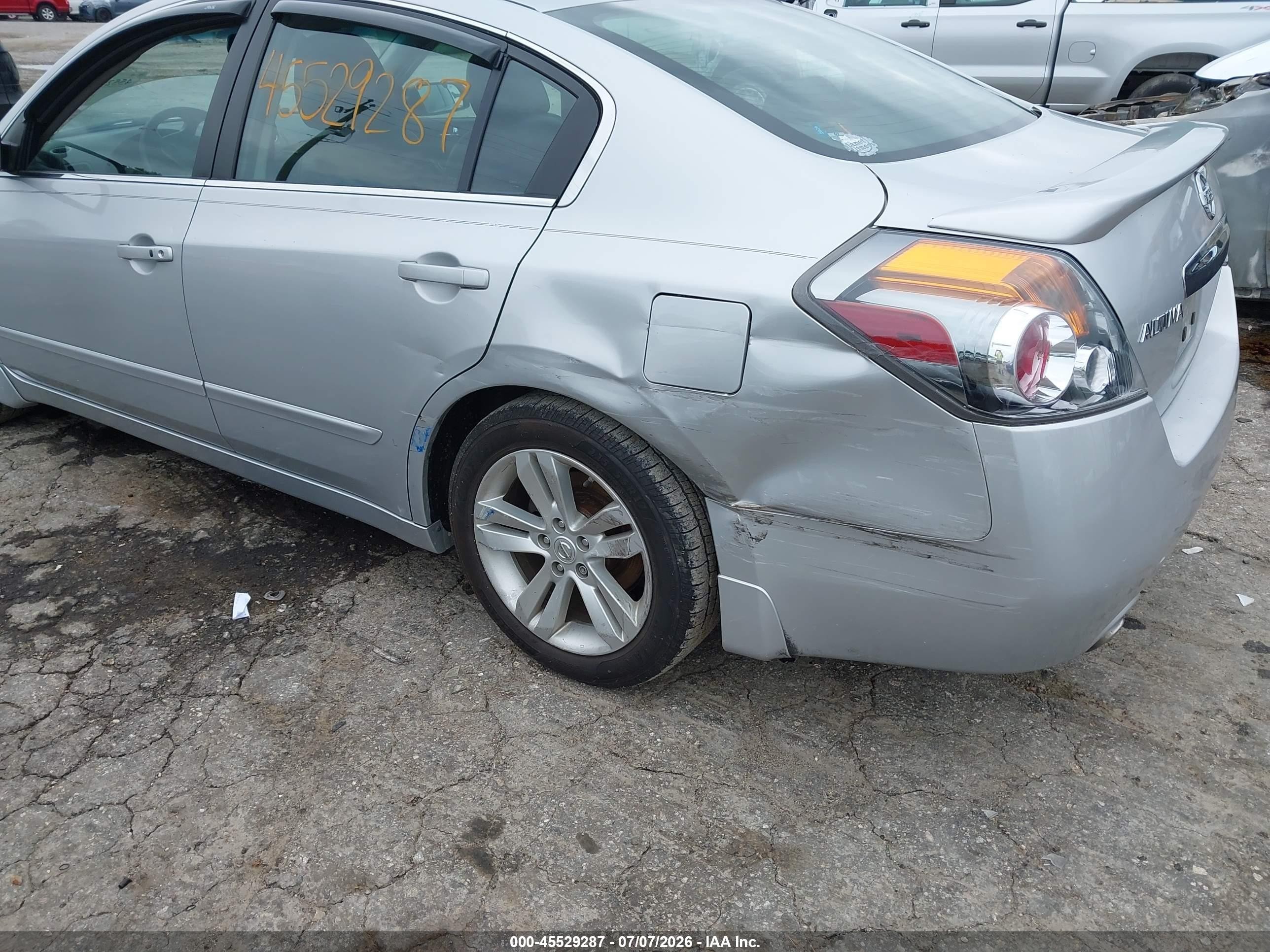 2010 Nissan Altima 3.5 Sr Серебряный vin: 1N4BL2AP1AN561146