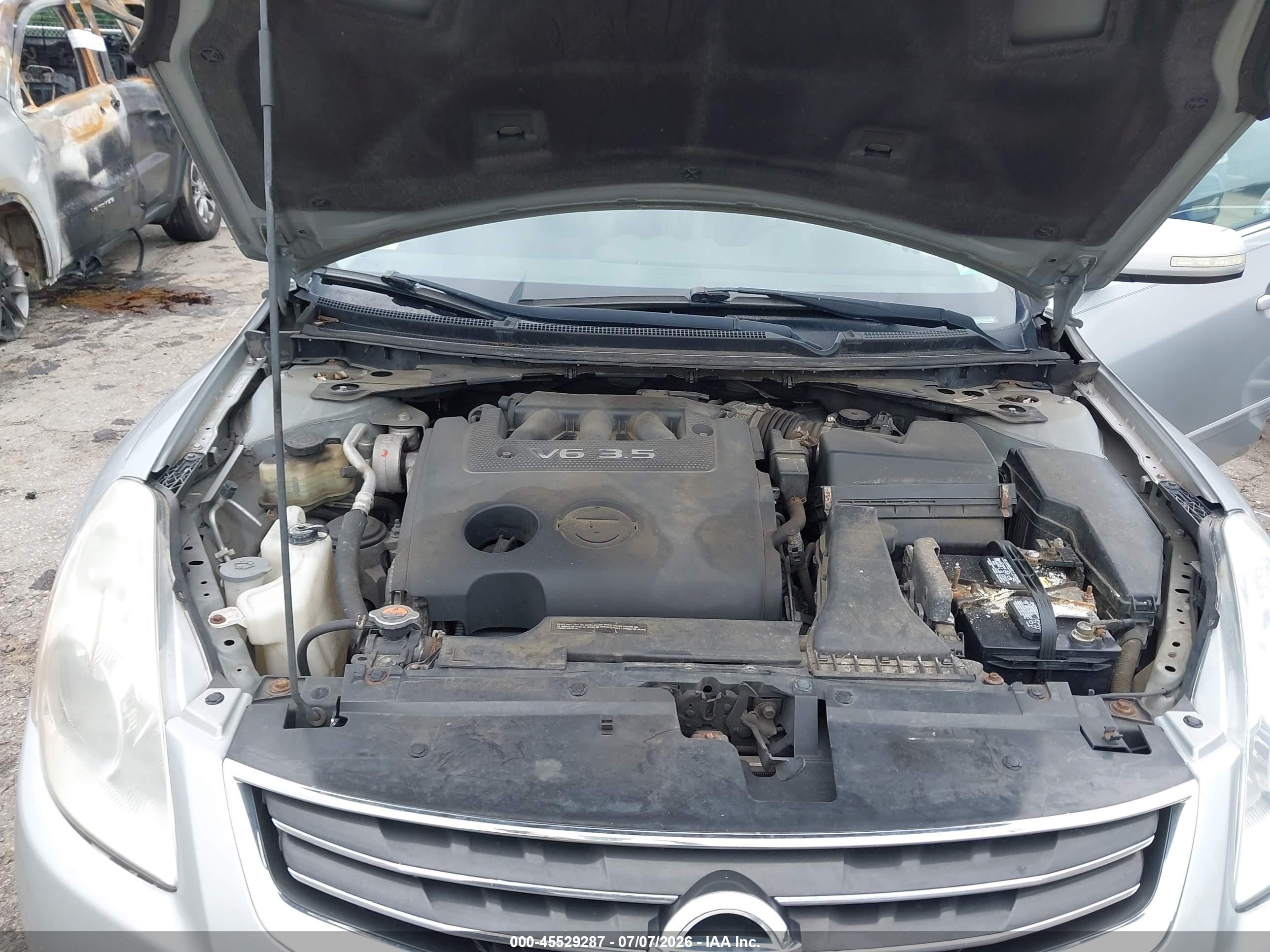 2010 Nissan Altima 3.5 Sr Серебряный vin: 1N4BL2AP1AN561146