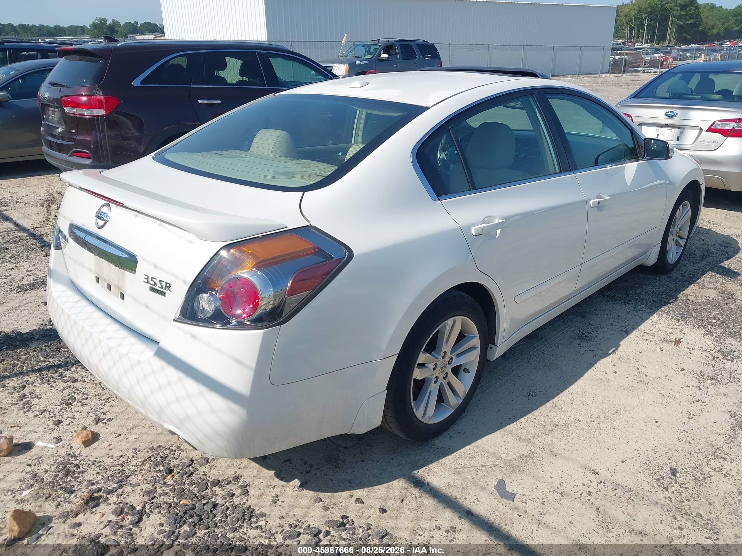 2011 Nissan Altima 3.5 Sr Белый vin: 1N4BL2AP2BN420765