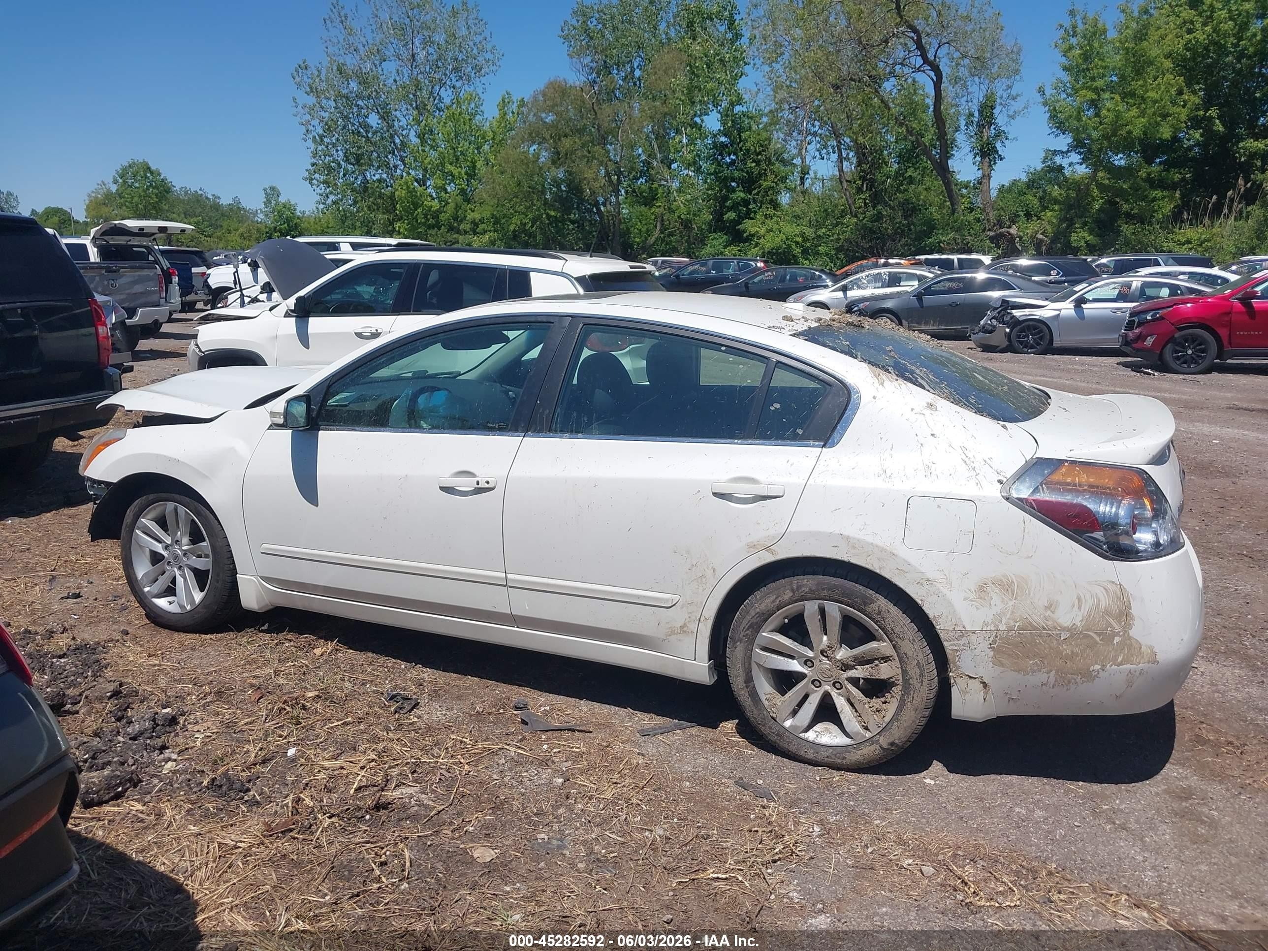 2010 Nissan Altima 3.5 Sr White vin: 1N4BL2AP7AN440525