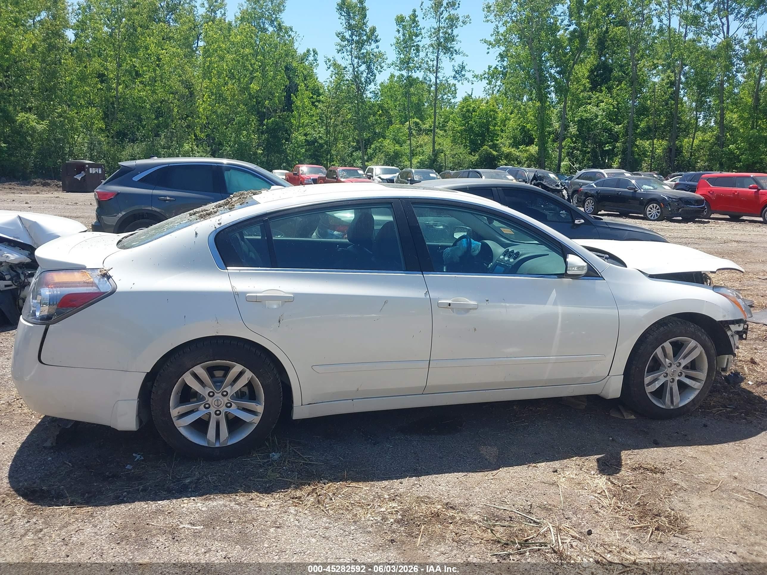 2010 Nissan Altima 3.5 Sr White vin: 1N4BL2AP7AN440525