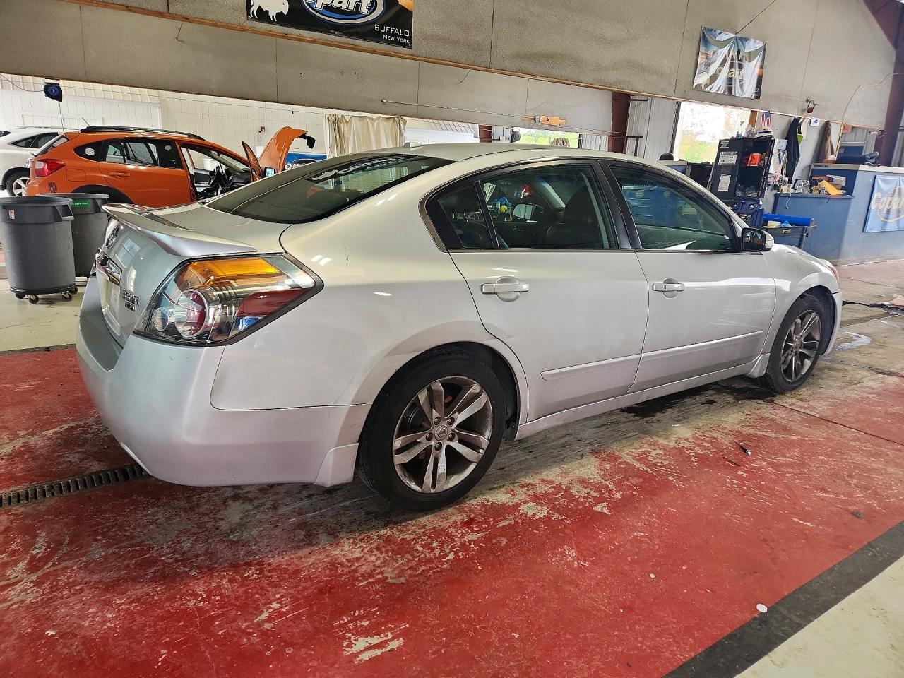 2010 Nissan Altima Sr Серебряный vin: 1N4BL2AP9AN559032