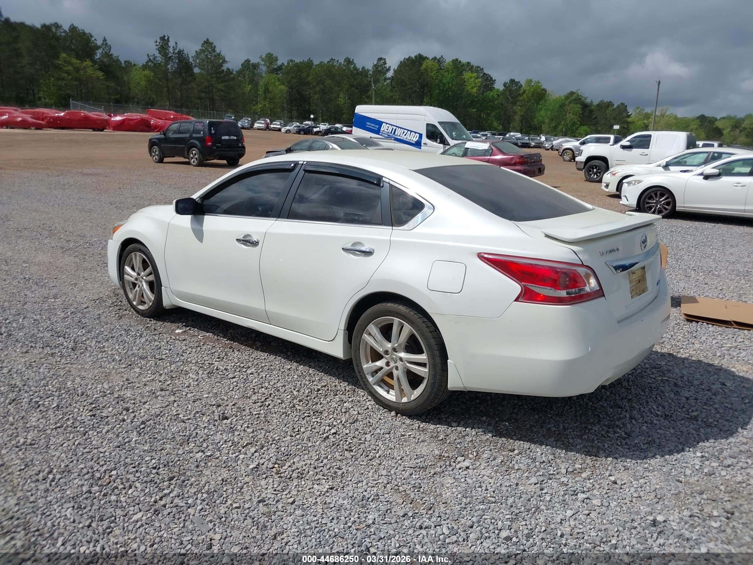 2013 Nissan Altima 3.5 S White vin: 1N4BL3AP1DC240424