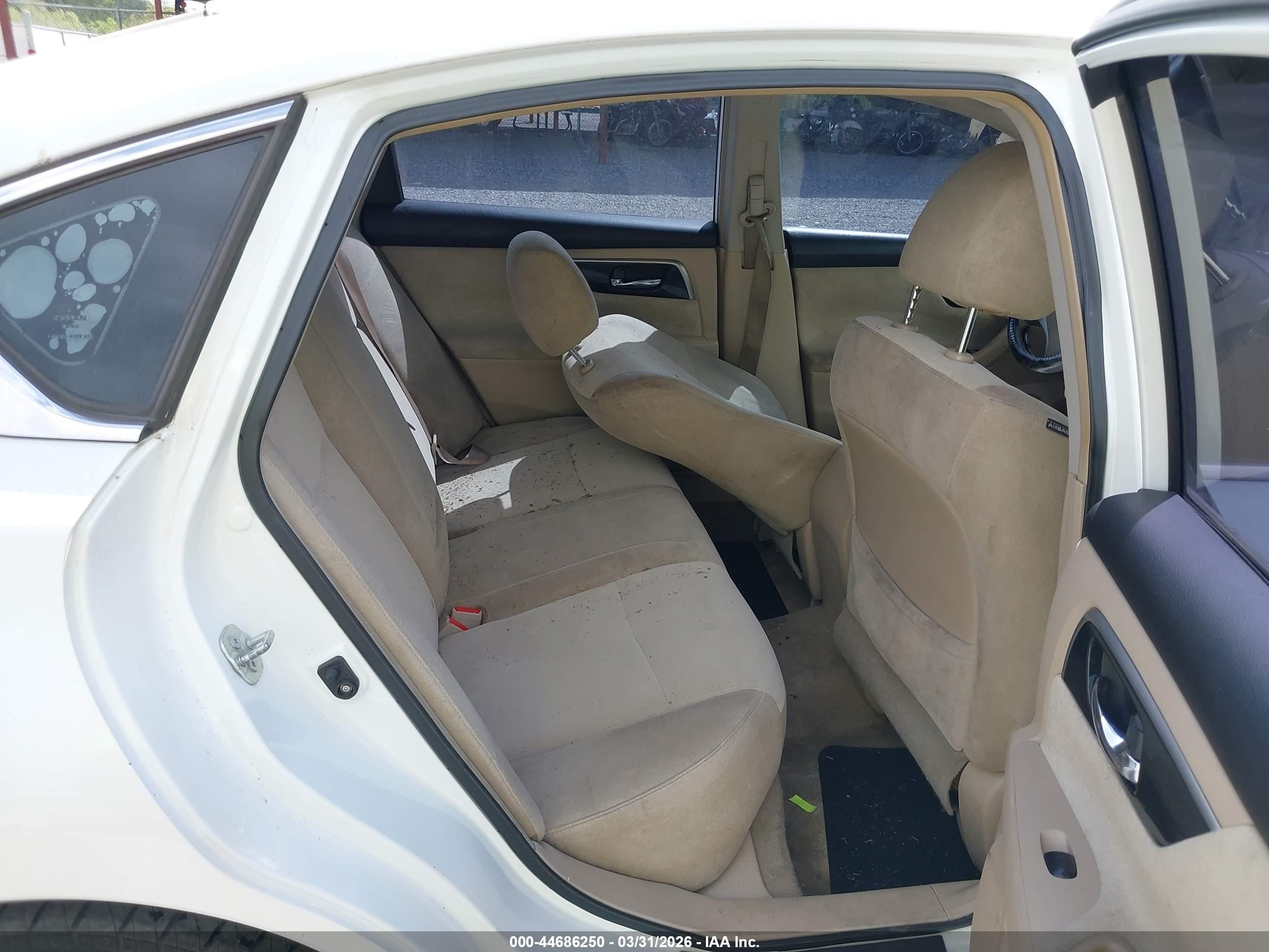 2013 Nissan Altima 3.5 S White vin: 1N4BL3AP1DC240424