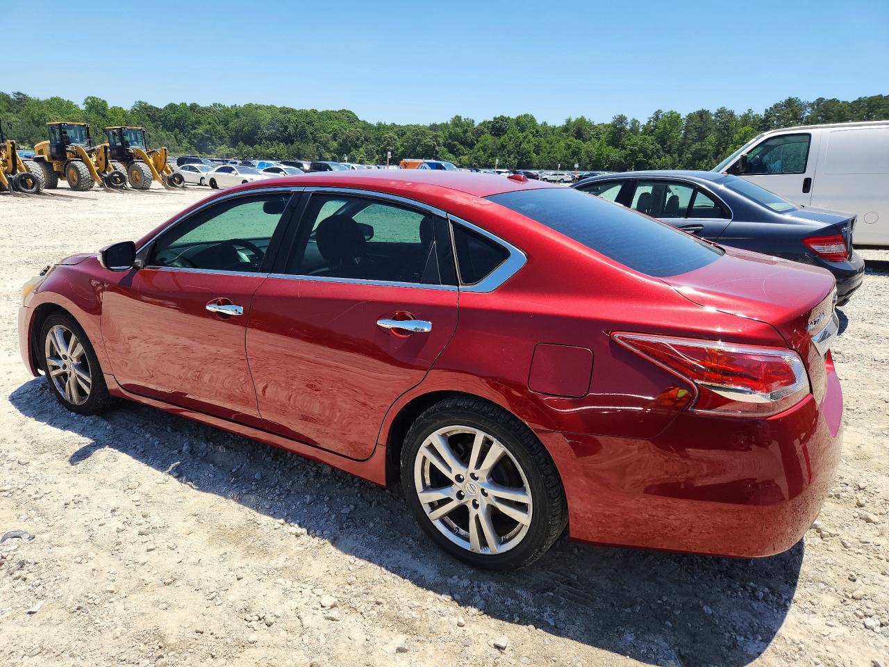 2013 Nissan Altima 3.5 S Red vin: 1N4BL3AP2DC105842